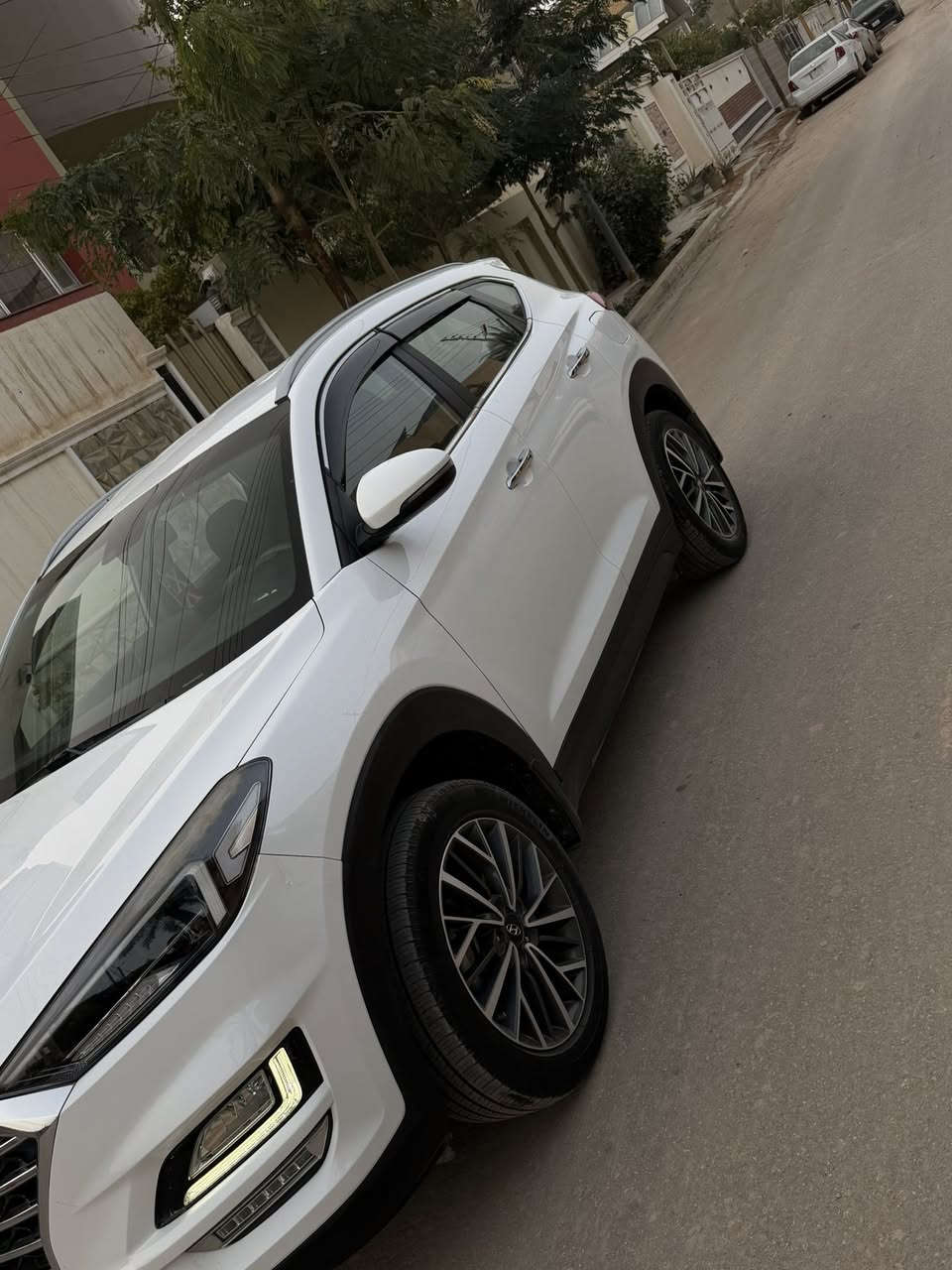 توسان  ٢٠٢٠
رقم بغداد 
ماشيه ٨٤ حقيقي
موصفات الكاصد 
خمس عدسات
كشنات اثنين كهرباء 
داخل جلد 
كامره 
شاشه 
وحساسات 
اشاير لكزز 
مكفوله عده الداعاميه الخلفيه صبغ
مكاني حله
السعر٢١٣
***********
