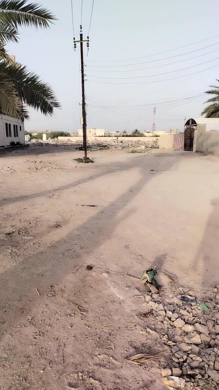 السلام عليكم دار للبيع المساحة200مترطابقين  حي الشهداء فرع مول اهل الخير خلف محطة الكهرباء للاستفسار***********
