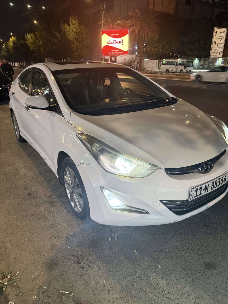 السلام عليكم النترا للبيع موديل ١٦ خليجي بيها هاي الضربة الباب وجاملغ طخة ماشية ١٨٨ تخم تاير جدد قبل يومين صدر جديد عارضها ١٢٠ وبيها مجال قليل حك الجية باقي التفاصيل عل رقم *********** بيها صبغ بلبنيد
