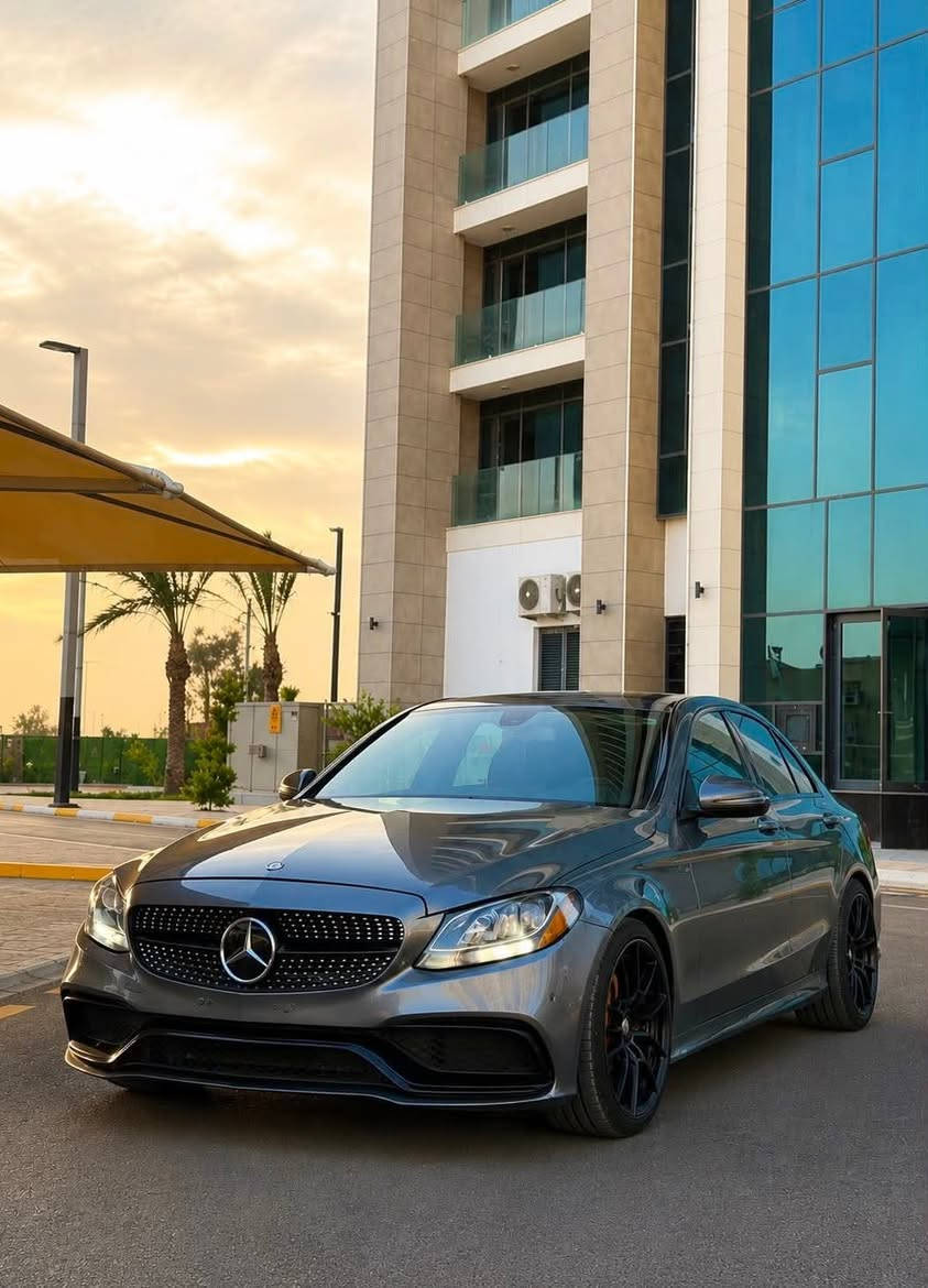 ‏MERCEDAS BENZ C300 2017
كت كامل AMG
مواصفات
. ابواب بصمه
. داخل جلد 
.كشنات خزن ميموري
.ستيرن كهرباء رادارت 
. صفر مسج بدون اي نقص  
. ويل وتخم تاير جديد AMG أصلي 
.ماشيه 68 مايل
.رقم دهوك الجدبد باسمي رقم وهزه وسنويه كله جديد 
. مكان السياره بغداد اليسيديه
وارد امريكي  حادث السياره بنيد مبدل نفس الون وحافه الجاملغ وبيها شويه بجاملغ الخلفي صبغ السياره بدون ايرباك ودواخل وبارد 
السعر 179 ورقه 💵
للاستفسار اكثر اتصل 
***********
