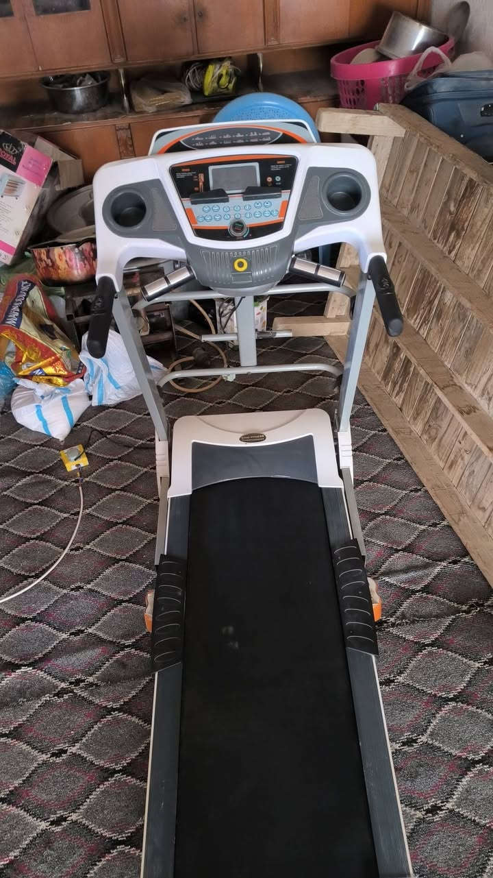 جهاز جري مستعمل  للبيع ، التفاصيل 
جبلي ،دبل ماطور انبيثري شاشه لمس 
هزاز  الوزن 150،المكان بابل حله مركز ، السعر 250 وبي مجال ،الرقم *********** بي واتساب ، ملاحظه ملاحظه اذا مو شراي لتعبني التفاصيل كلهن حطيتهن
