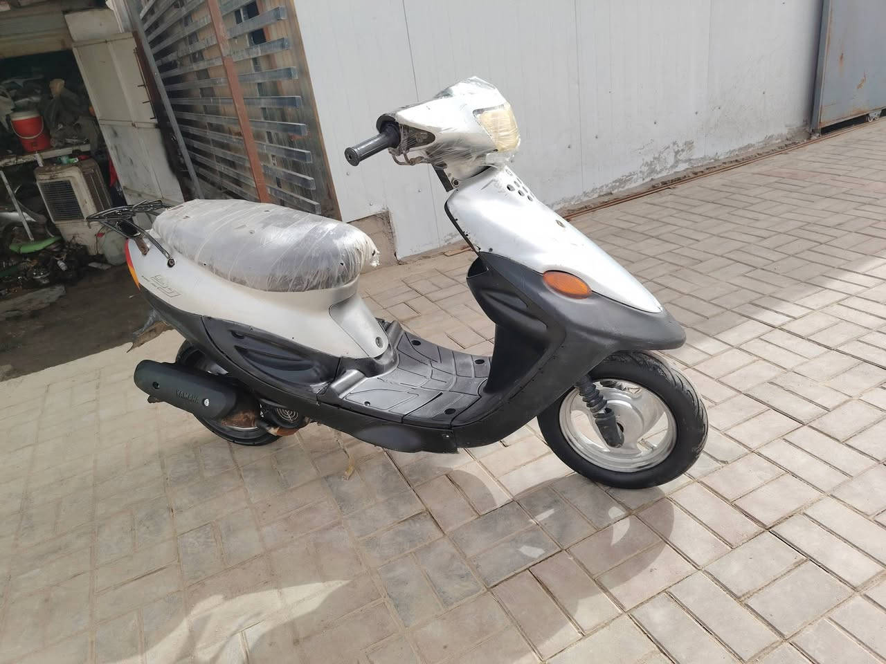 دراجه بيجي للبيع السعر ٢٠٠ وبيهه مجال الشراي يتصل عل الرقم *********** مكانهه السماوه
