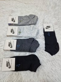 ملابس • إيرانية • ١٢قطعة