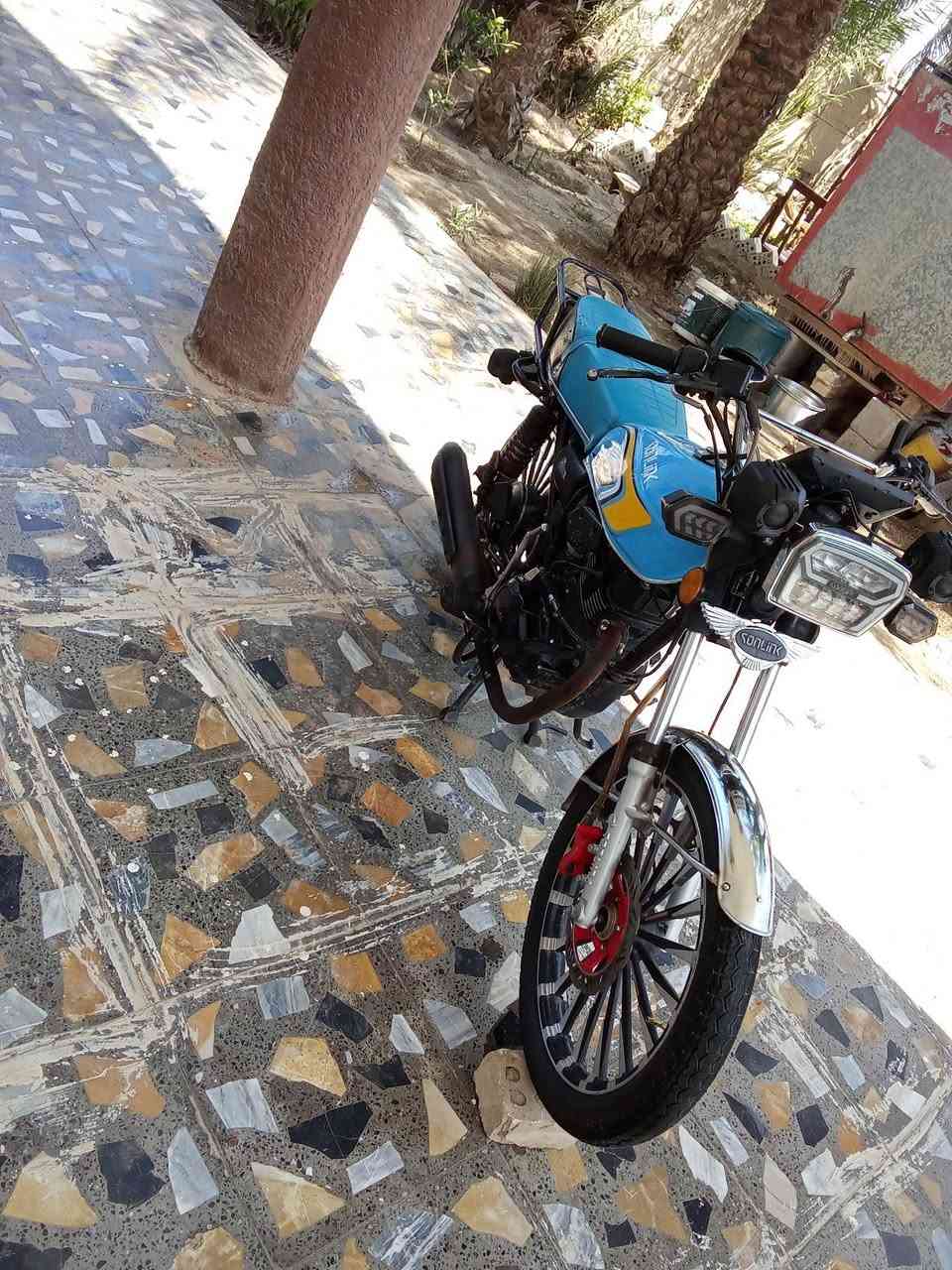 دراجه سيفان مديل 24شكل 25 كفاله عامه 
بيه نواقص بسيطه صفاحيات واشاره خلفيه فقط
محرك مكفول ضاغطه وزنجيل شراي تعال خاص مكان ديالى كنعان


**إذا كنت صاحب هذا الإعلان وتريد حذفه لأي سبب، رجاءا أرسل رسالة إلى الدعم الفني**