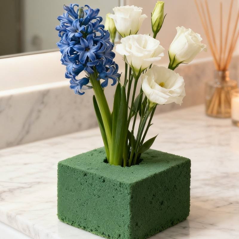 قواعد اسفنجية جافة رطبة  لتثبيت الزهور 
يمكن وضعها في الماء  او على التربة ويمكن تقليمها لتتناسب مع قاع الوعاء حسب الرغبة


**إذا كنت صاحب هذا الإعلان وتريد حذفه لأي سبب، رجاءا أرسل رسالة إلى الدعم الفني**