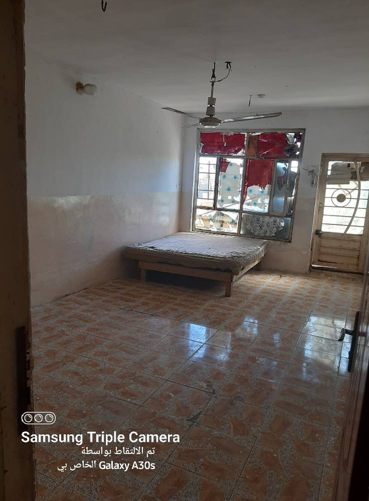 للأيجار
حي الحوراء خلف قاعة الاعراس مباشر بحلك الشارع 
جاهز من ماطور جديد سخان سنك مغسله 
يحتوي 3 غرف البيت طابقين 
350 ايجاره 
*********** واتساب كربلاء, العراق
