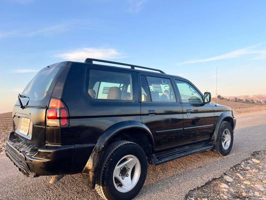 مستەربووشی منتیرو 2001 گیر توماتیك
عیزام سبوغ لەسەر ساغی پێش و پشتی لێدانی خەفیفی هەیە سەنەوی لە 2024 لەسەر چوە گیر و مەکینەی بە شەرت بێ عەیبە و مەسرەفی تێدا نیە ، غاز و بەنزین بۆ زانیاری زیاتر پەیوەندی بکە 
***********
*********** أربيل, العراق
