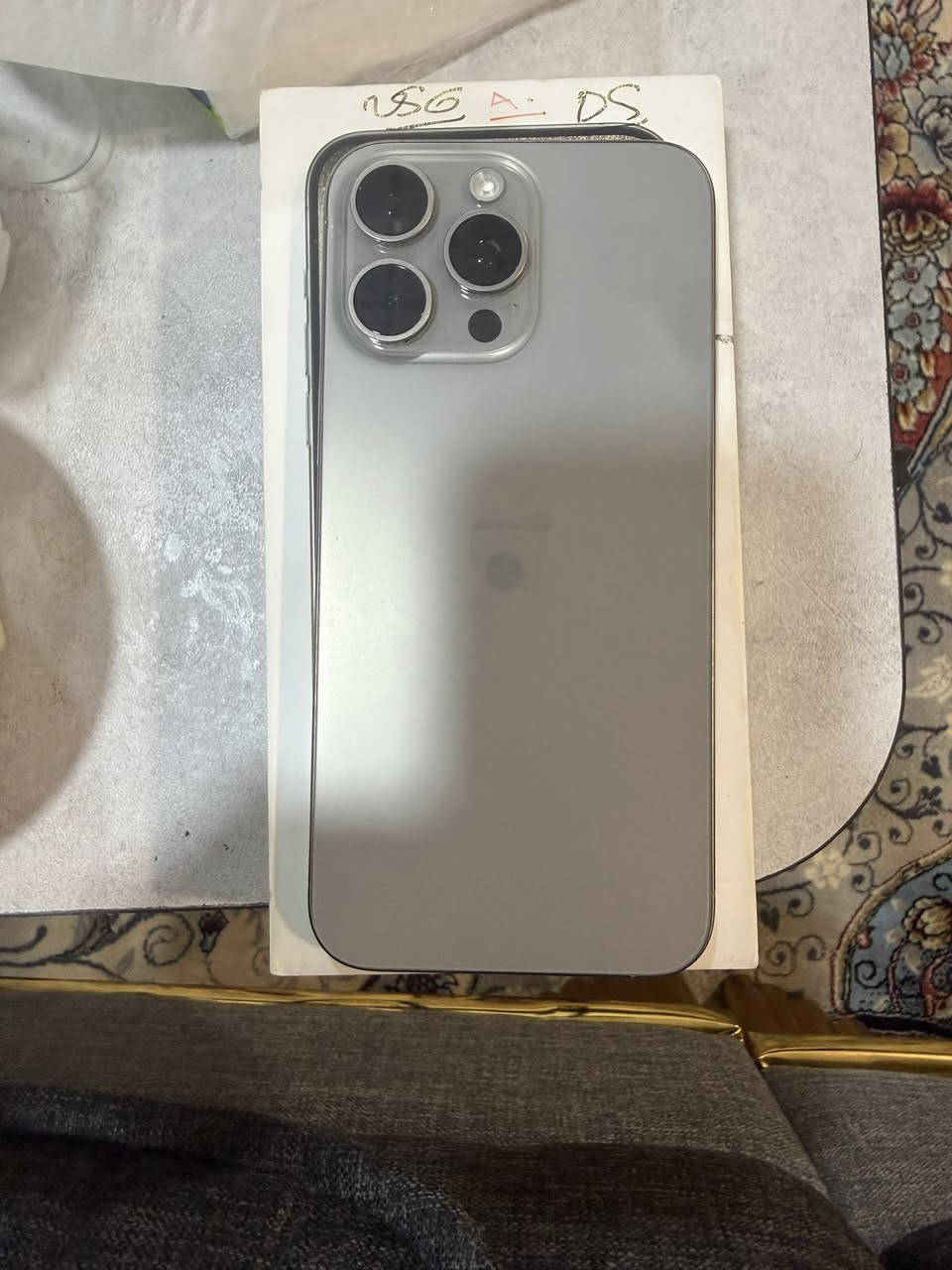 15 برو ماكس
مكفوله 
بطاريه 84
ذاكره 256
دبل شريحه
1050 سعره
مكاني بصره ***********
