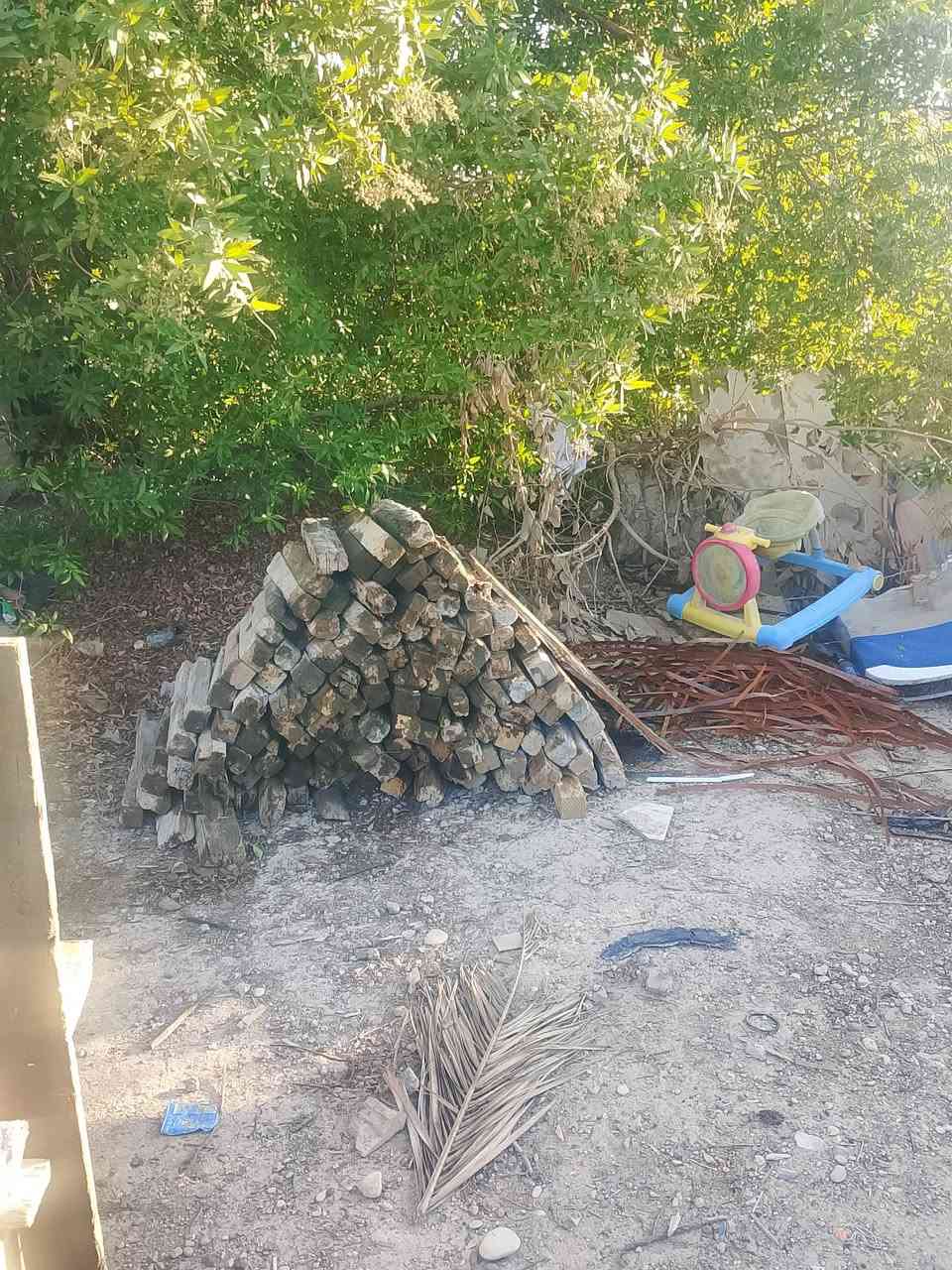 خشب للبيع كان صويره ***********
