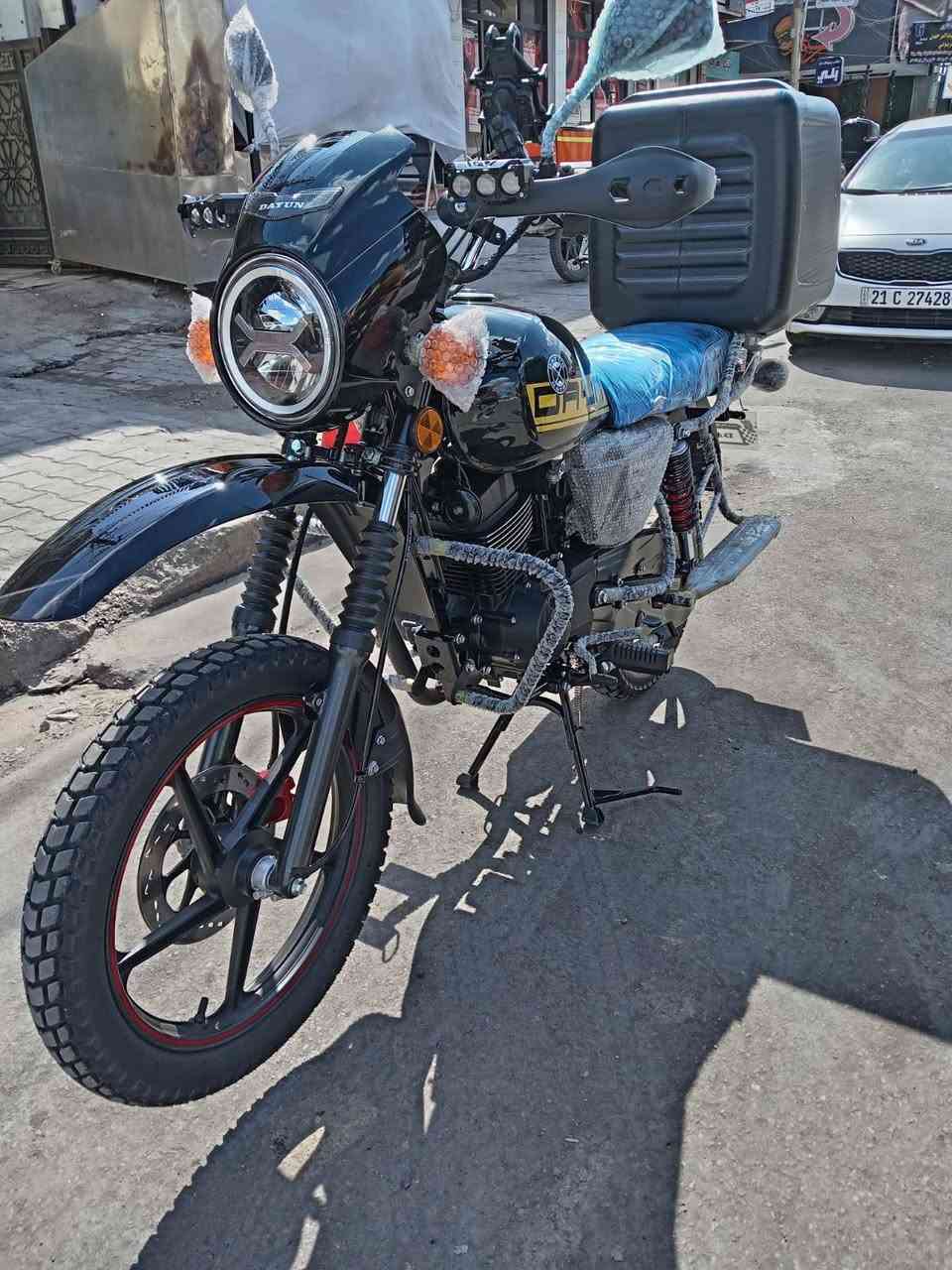 سلام عليكم صلي على محمد وآل محمد
دراجة نوع دايوان زيرو بمعنة الكلمة بعدهة على سحك 
عنوان بغداد 
رقم +964 783 805 6351
سعر 2900 رقم اربيل انسة الغرامات 
ولجديد بس يمنة 👌
