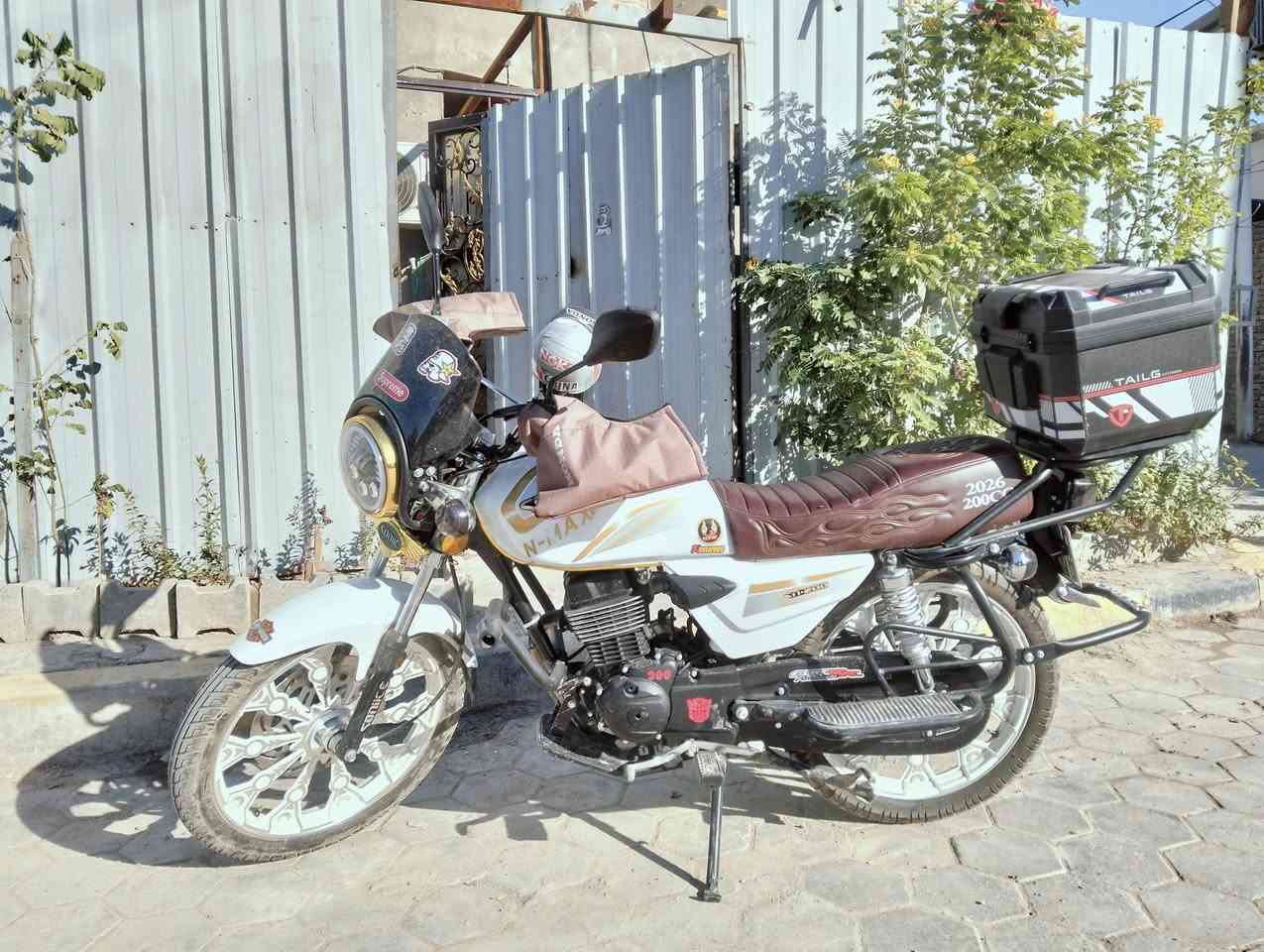 دراجه للبيع مديل 26 رقم نجف شرط كبل ادورلك بسمك ثاني يوم طلعته من الوكيل قبل 3 اسابيع صارت عليه مليونين و200  دراجه شاهد الله كلشي مابيه بس حتاجيت فلوس واريد ابيعه محرك 200 مواصفاته كله مال دايون وبيه ضاغطه زنجيل يعني صوت ماكو   اريده مليونين 100 وبيه مجال تجي وشوف العداد شكد ماشي  *********** دك عليه و راسلني وبيك خير وتدلل
