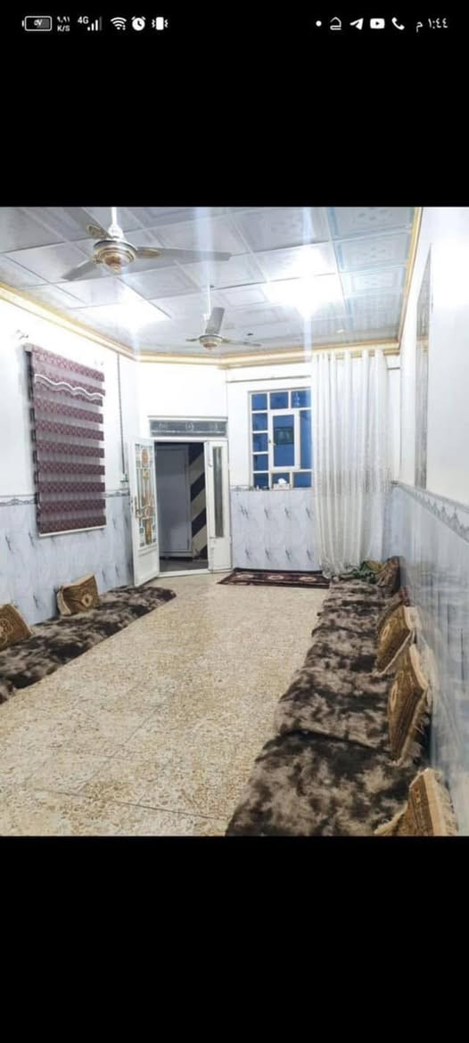 السلام عليكم
بيت للبيع في كربلاء مقابل مخازن العتبه شارع حسن ابو الدهن
المساحة ٢٠٠ متر طابقين استقبال وصاله وغرفتين وصحيات ومطبخ في الطابق الاول والطابق الثاني غرفتين وصحيات وسطحين السعر ١٨٥
للاستفسار ***********
***********
