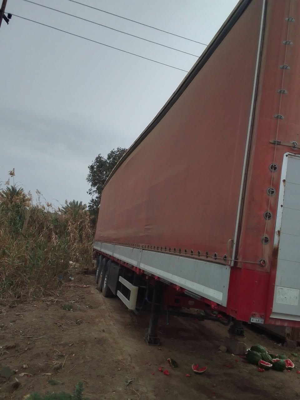 عربانه جادر للبيع 2014 زيرو تخم تاير جاهزه للشغل منفيس مامربوطه على اي سياره 
***********
