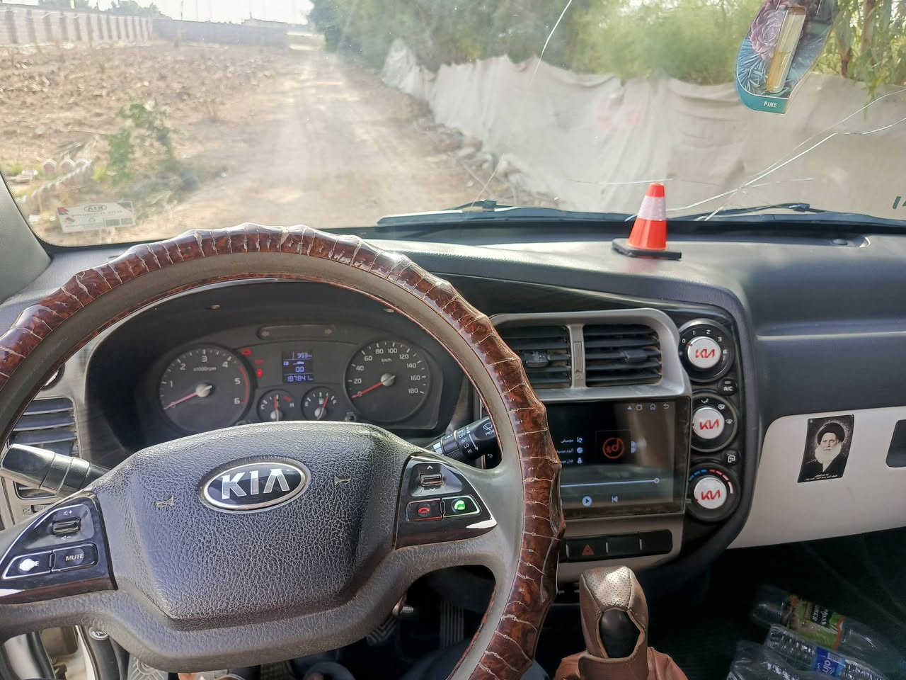 كيه فحل لبيع موديل 18 رقم واسط مكينه ستوني شاد طابوكه لوك سلف دينمو بم نوزلات باتري صدر أمامي تخم تاير شاصي قواطي رقم شاصي كله جديد ومنضومه لايت زنون سياره جاهزه ومكفول سعرها ب136  مكاني واسط ***********///***********
