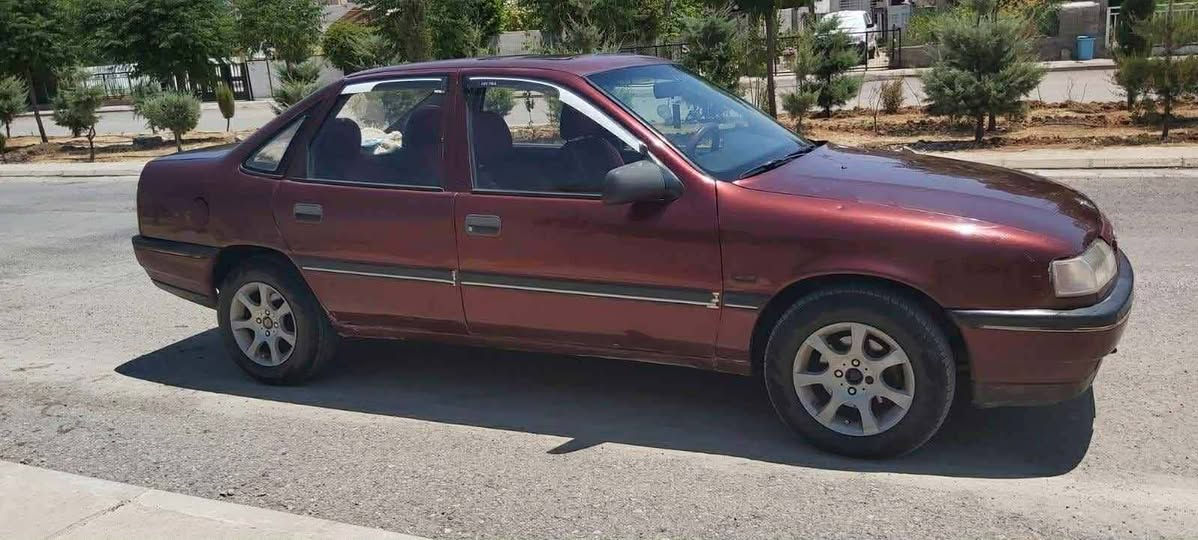 ڤیکترا 1989 ئۆتماتیک 
- ئەی بی ئێس - سلایت - سوکان پاوەر -ویلکەپ-جام کارەبا - سویچ کۆنتڕۆڵ- ڕەقەم هەولێر و باریک -سەنەوی بەناوخۆمە و تا ساڵی 2030 نوێ کراوەتەوە،هەر کات و سات و ساڵێک کڕیار  ویستی ئەتوانێ بەناو خۆی بکات  ، زۆر توند  و تۆڵە....
***********
***********

ئـەگەر سەیارەکەت دەفرۆشیت نامە بنێرە با بلاوی کەینەوە لۆت
