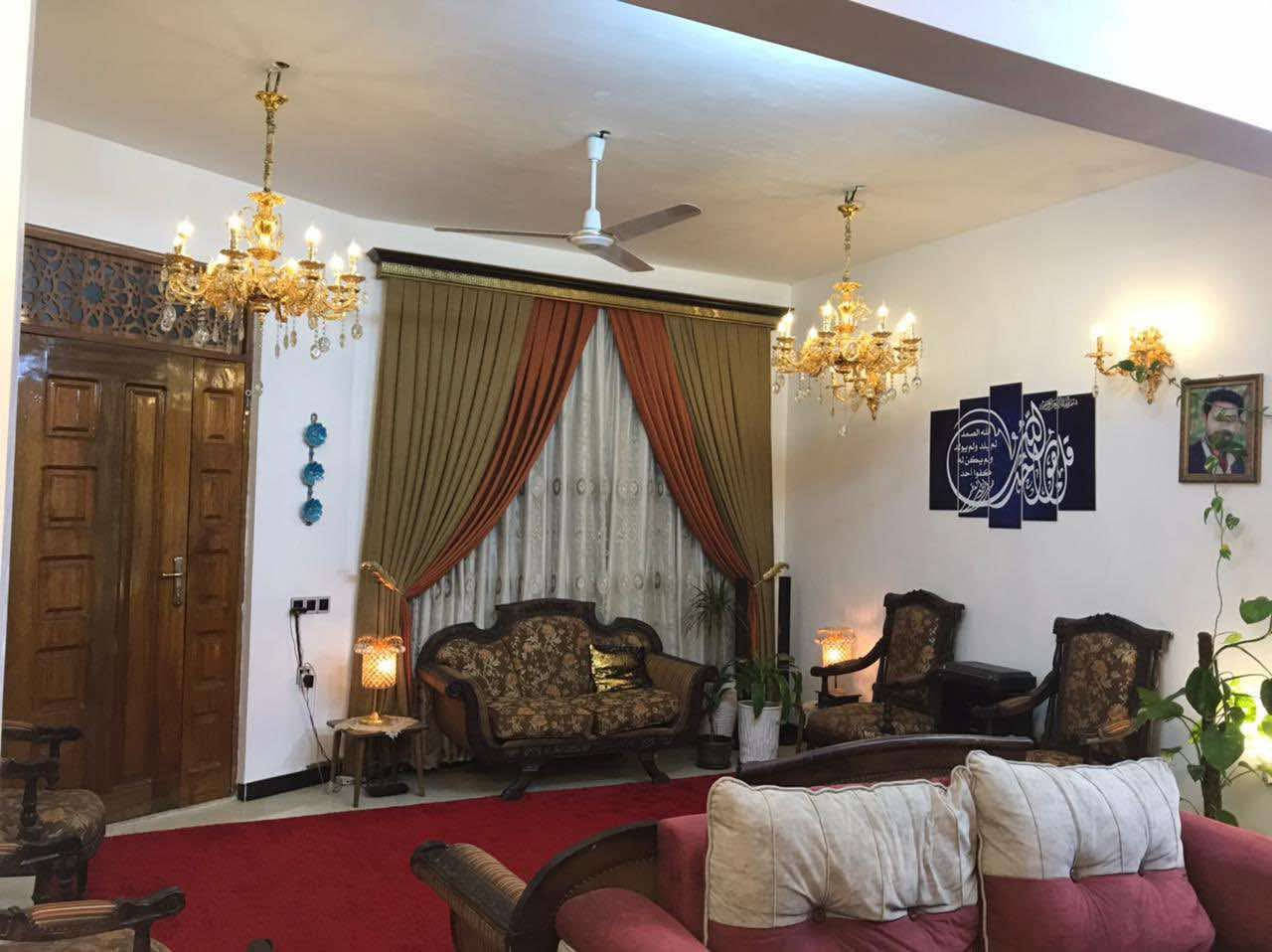 مساء الخير
دار زراعي للبيع طابو من المالك الاصلي سند 25 
مساحة الدار 120 واجه 10 نزال12 ثلاث طرابق 
يحتوي الدار عل كراج صغير وحديقة صغيره و3 غرف نوم 
ومطبخ حار ومطبخ بارد وصاله وحولي صغير وصحيات في الطابق الاول
الطابق الثاني يحتوي على غرفتان نوم وحولي وصحيات
والطابق الثالث يحتوي على غرفة نوم وحولي
العنوان بغداد الطوبجي 
للتواصل عبر الرقم التالي *********** فقط واتساب وسيم كارت
