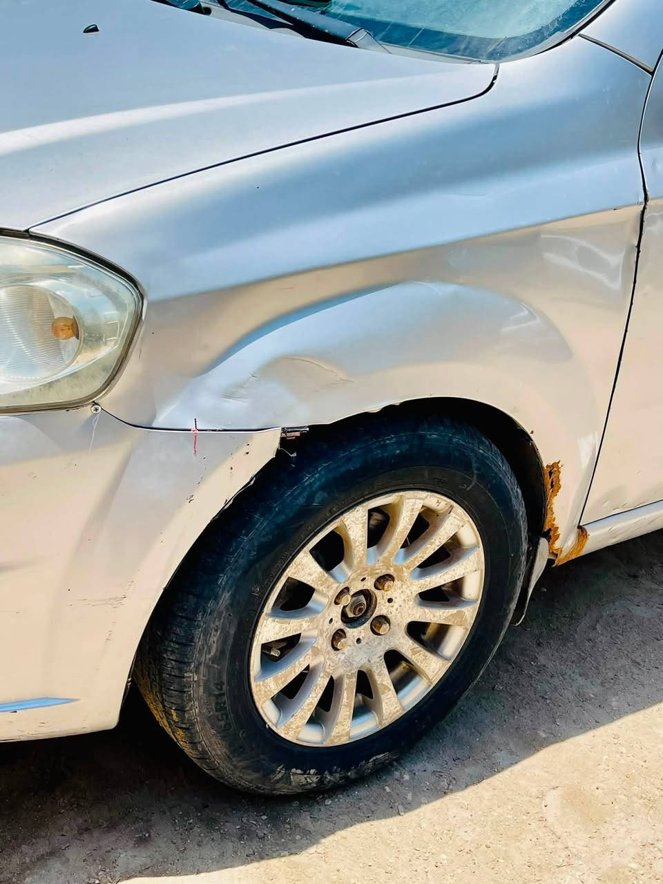 مكلف بالنشر سياره افيو رقم بابل
موديل ٢٠٠٧ 
مكفوله من الصبغ 
بيها طخه خفيفه موضحه بالصور تخم تاير 
مكينه وكير حاله جيده
اتصل بصاحبها 
الرقم ***********
