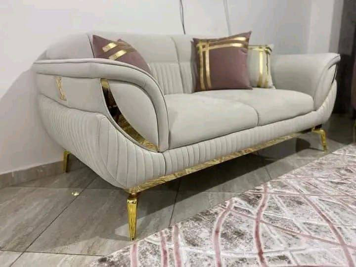 عرض لمدة  اسبوع 😍😍

موديل شانيل 

تخم شغل عراقي موديل تركي عشر مقاعد خمس قطع   قنفتين ثلاثي وقنفه ثنائيه وكراسي عدد 2اضافه  كوشات هديه عدد 10

أنتبااااه إلى لأسعار 
ال١٠ مقعد  675الف 
ال٩ مقعد   600لف 
ال٨ مقعد   575الف 
ال٧مقعد   500الف
ال٦مقعد.   450الف
ال٥مقعد   375. الف
خمس قطع اثنين كبيرة ثلاثيه وحده وسط ثنائية و كرسيين مع كوشات عدد 6
جميع الالوان متوفره
توصيل داخل بغداد مجاني 
اطراف 15

القاعدة خشب كله بلوك 18مل
القماش چگور قديفه ثكيل او حسب الطلب متوفر انواع الاقمشه 
الاسفنج مميز اول مضغوط علو الاسفج 7سم 

❇️قياسات القنفات ❇️
190سم  القنفه الكبيرة ام ثلاث مقاعد 
150 سم القنفه الوسط ام مقعدين 
75 سم  الكرسي

العمق الكلي للتخم  75 سم عرض المقعد الصافي60
ضمان حقيقي للامانه 5سنوات 

❌❌❌لا تدفع المبلغ اذا  اجاك يختلف عن الصورة❌❌❌

للحجز ارسل
 الصورة 
والاسم 
ورقمين موبايل
والعنوان
على الخاص
الي يريد طبله سعرها 50

اذا قماش وتر برو فرق 50الف

التوصيل سريع

عيوني قياس الديوان.استندر  10مقعد  6.امتار ونص    واذا عل مقاعد يحسب حاله حاله التخم


**إذا كنت صاحب هذا الإعلان وتريد حذفه لأي سبب، رجاءا أرسل رسالة إلى الدعم الفني**