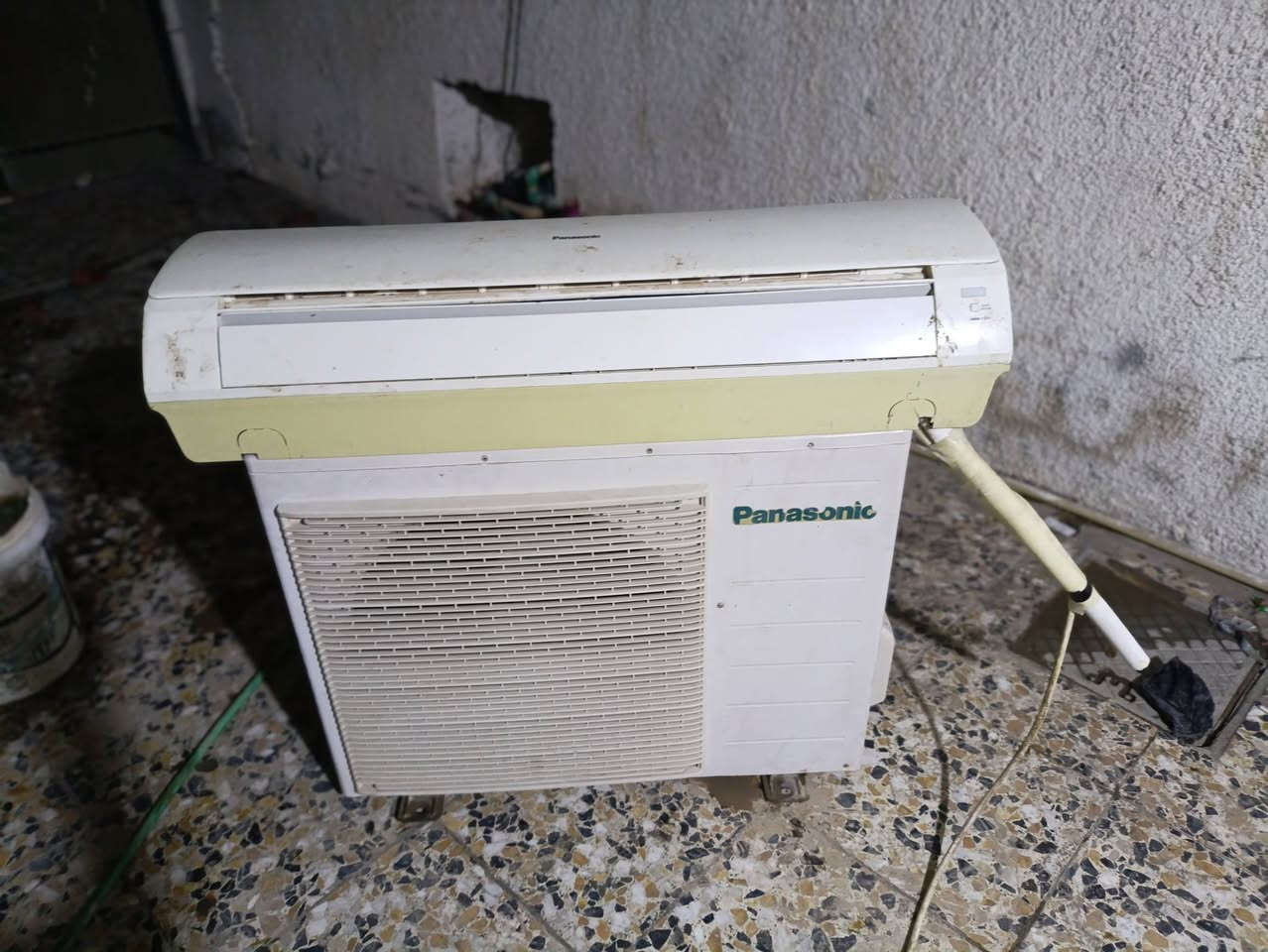 عندي سبلت 2طن للبيع  الباب الاول شغال نزلته من مكانه السعر 250 وبيه مجال عنواني البلديات شارع المصرف ورقمي***********
