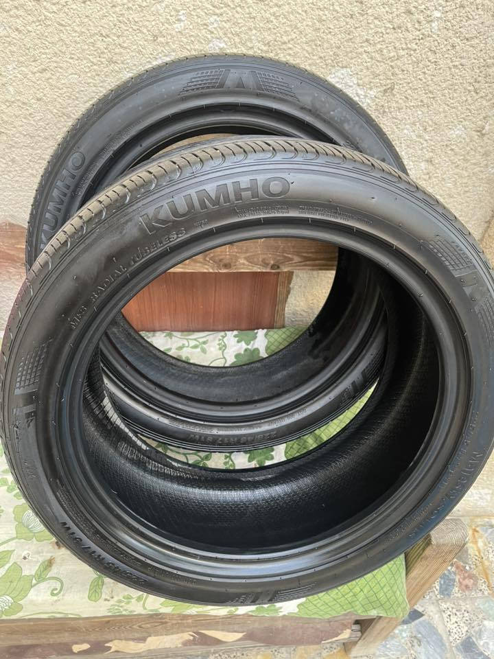 زوج اطارات مال فورتي  2024جدد نظافة ٨٠٪؜ واحد بي ركعتين وثاني مابي شي فتحتهن من سيارتي شديت صيني تخم المهم حجم 
225/45 R17 
يحتاجهن قيم و أخذ مكان حي اور 
***********
