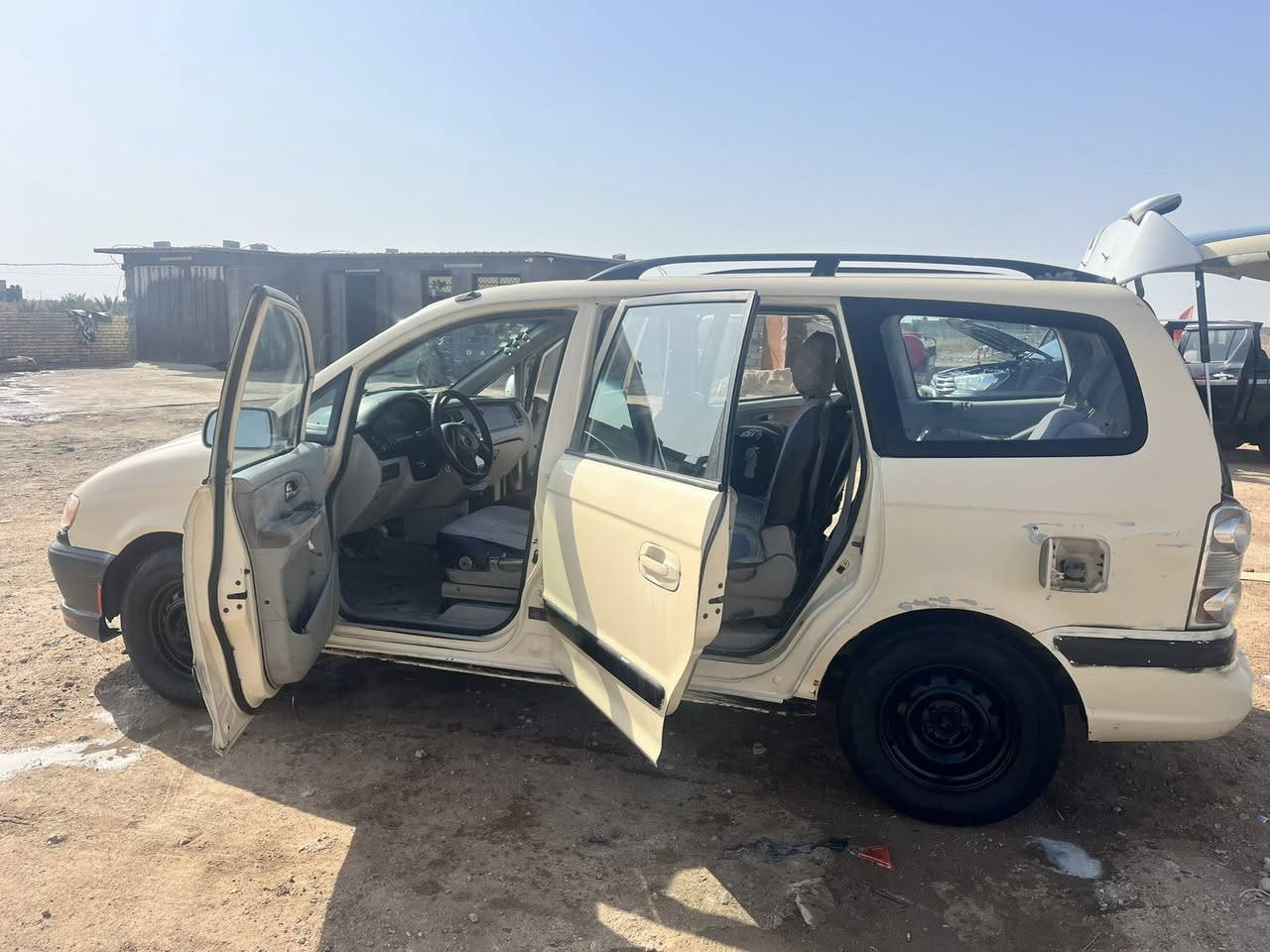 هونداي تراجيت أجره  رقم نجف مكينه ٢٧٠٠سياره جاهزه خير من الله للبيع فقط بدون مراوس رقم بي واتساب ***********مكان سياره سماوه
