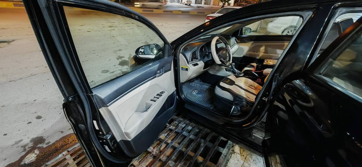 النترا 2017 وارد امريكي
محرك 2000 دوش
ماشية 87000 ميل
ضررها مذكور بالسونر مرفق بالصور
مثبت سرعة
تحكمات ستيرن
مرايات كهرب
كاميرة خلفية
شاشة كبيرة
للإستفسار الاتصال على الرقم
***********
