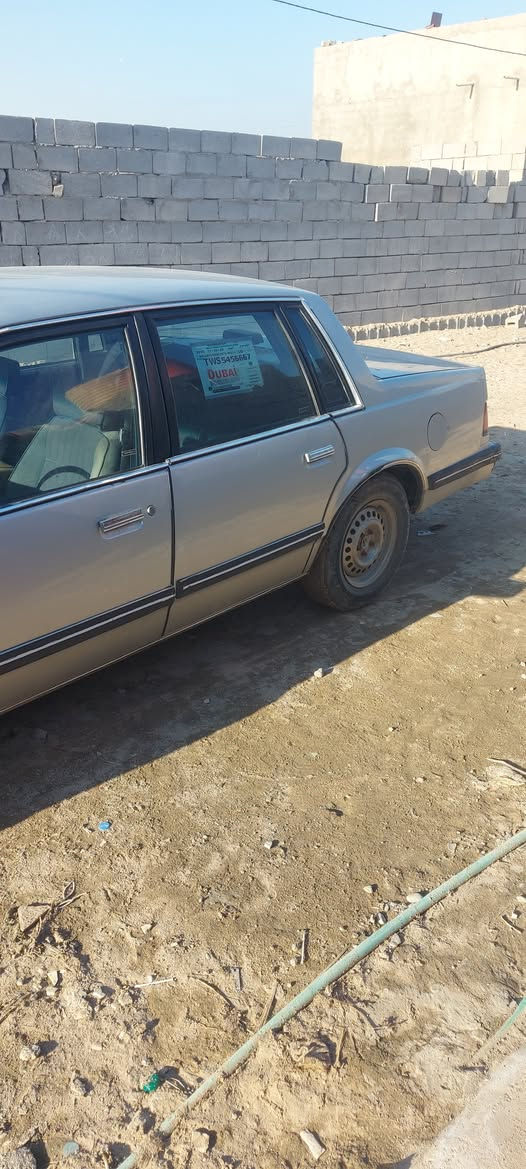 السلام عليكم سياره سلبرتي مكفوله كير ومكينه كهربائيات كله شغاله صبغ جماليه سنويه مامنتهيه المكان الزبير السعر  38 وبيه مجال للشراي لتواصل على الرقم ***********
