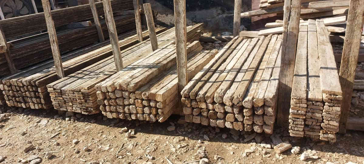 قالب خشب للبيع العدد 7 مكعبات 
مكاني حله حي العسكري ***********
