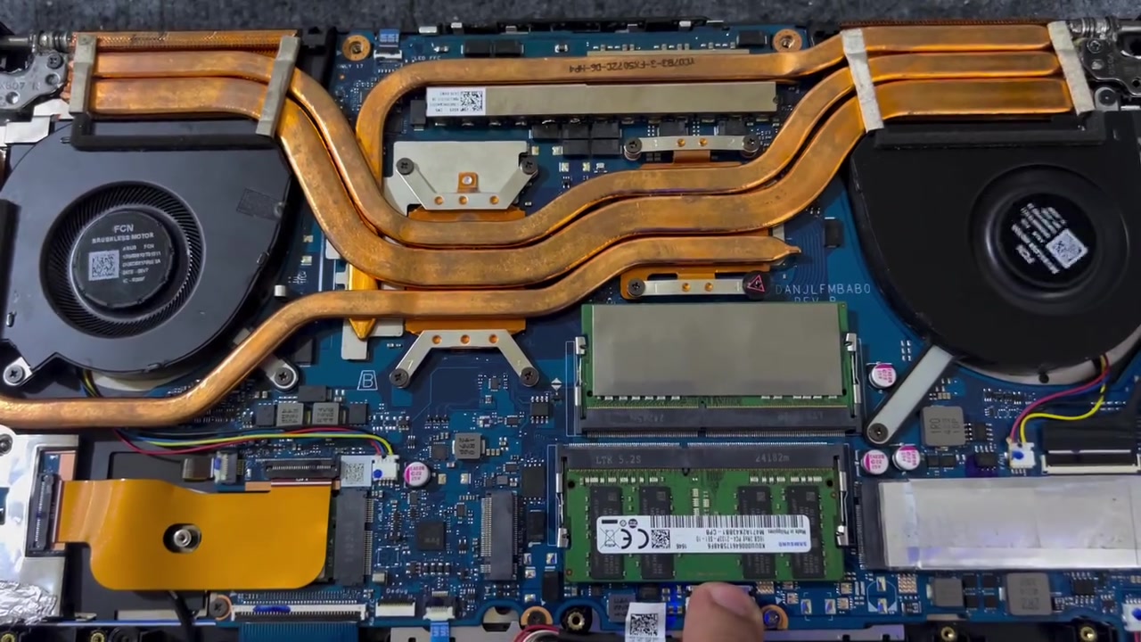 سلام عليكم لابتوب msi  شغال ومايعرض صورة وديته على ابو صيانة ماعرف يحله مراوح من اربط فلاته بطاريك زين تشتغل ومرات لا 

أبيع على وضعه ( بدون رامات ) 
ملحقاتة شاحنته الاصلية فقطط
سعره 150  الف ( موصفات موجودة )


**إذا كنت صاحب هذا الإعلان وتريد حذفه لأي سبب، رجاءا أرسل رسالة إلى الدعم الفني**