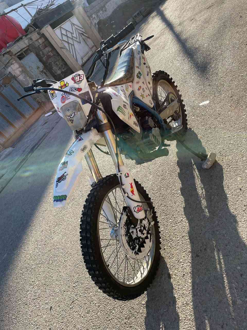 السلام عليكم بيع او مراوس
دراجة قفاز CRX موديل 2023 اوراقهة كاملة دراجة مكفولة كير مكينة كهرباء ومابيهة كل نقص بيع او مراوس عادي 

ديالى بلدروز ***********
