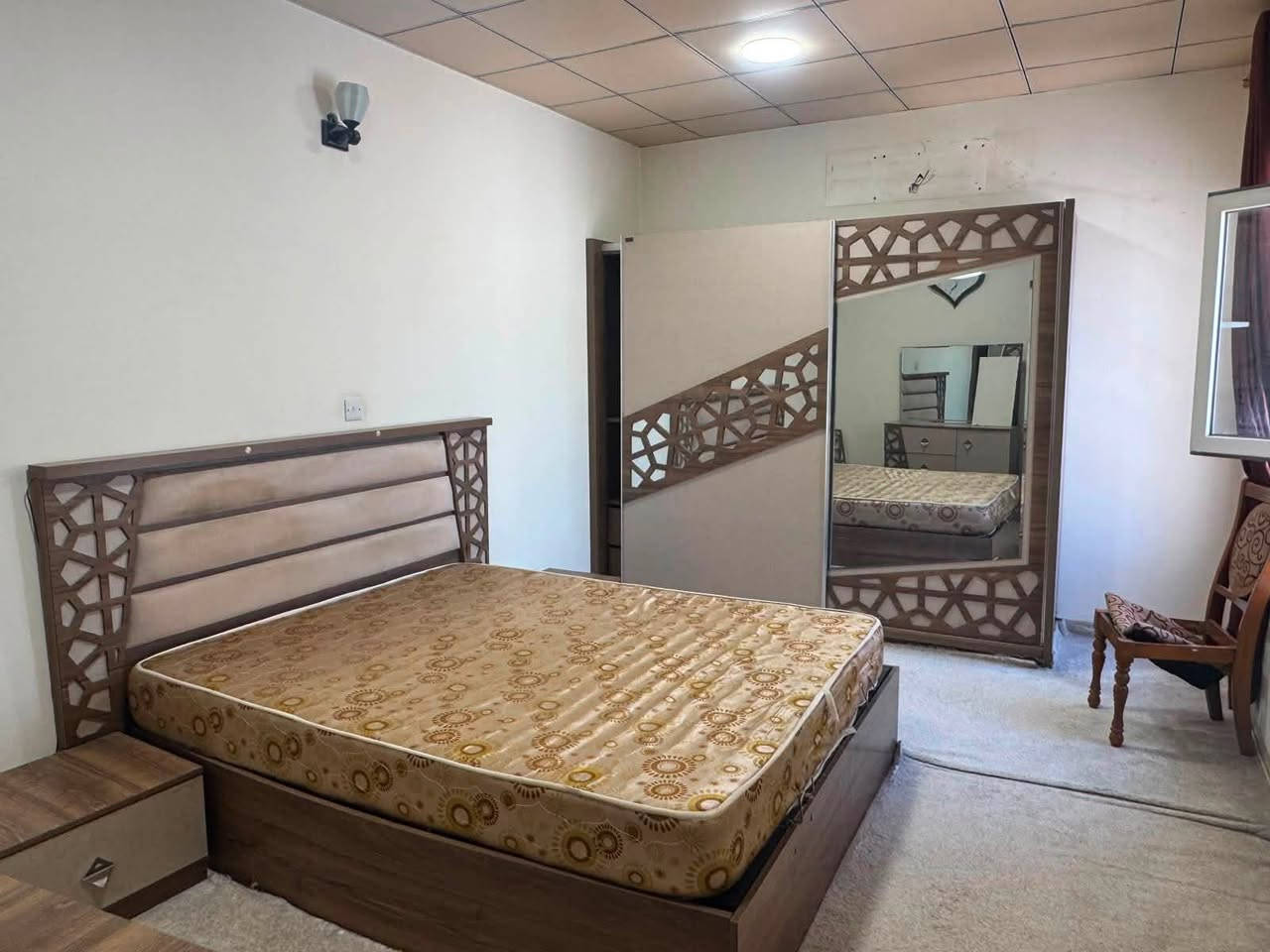 سلاو بەریزان ، ئەم ئەشیایانەمان هەیە بۆ فرۆشتن کێ ویستی نامە بنێرێت یا تیل بکات شوێن سلیمانی

***********
