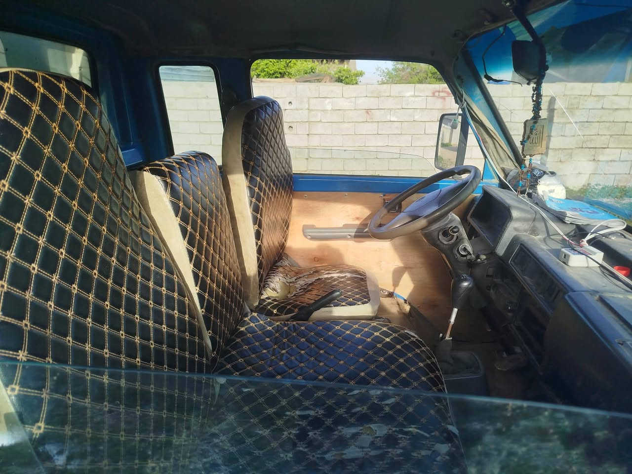 بۆ فرۆشتن و گۆڕینەوەش دەکەم لەسەر دڵ گرتن

سعری26
مەنفێس 
ماڵێ کاسپیە

شوێن کەلار

***********
