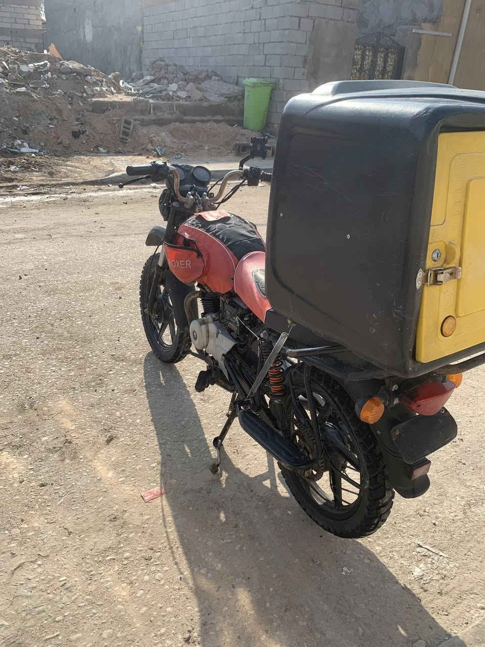 سلام عليكم بوكسر فحل دراجه بيه خيط  تبخير بدايته  جديده دراجه مديل ٢٠ مكاني بصره رقم ***********
سعره 675بيه مجال 
ادوات
