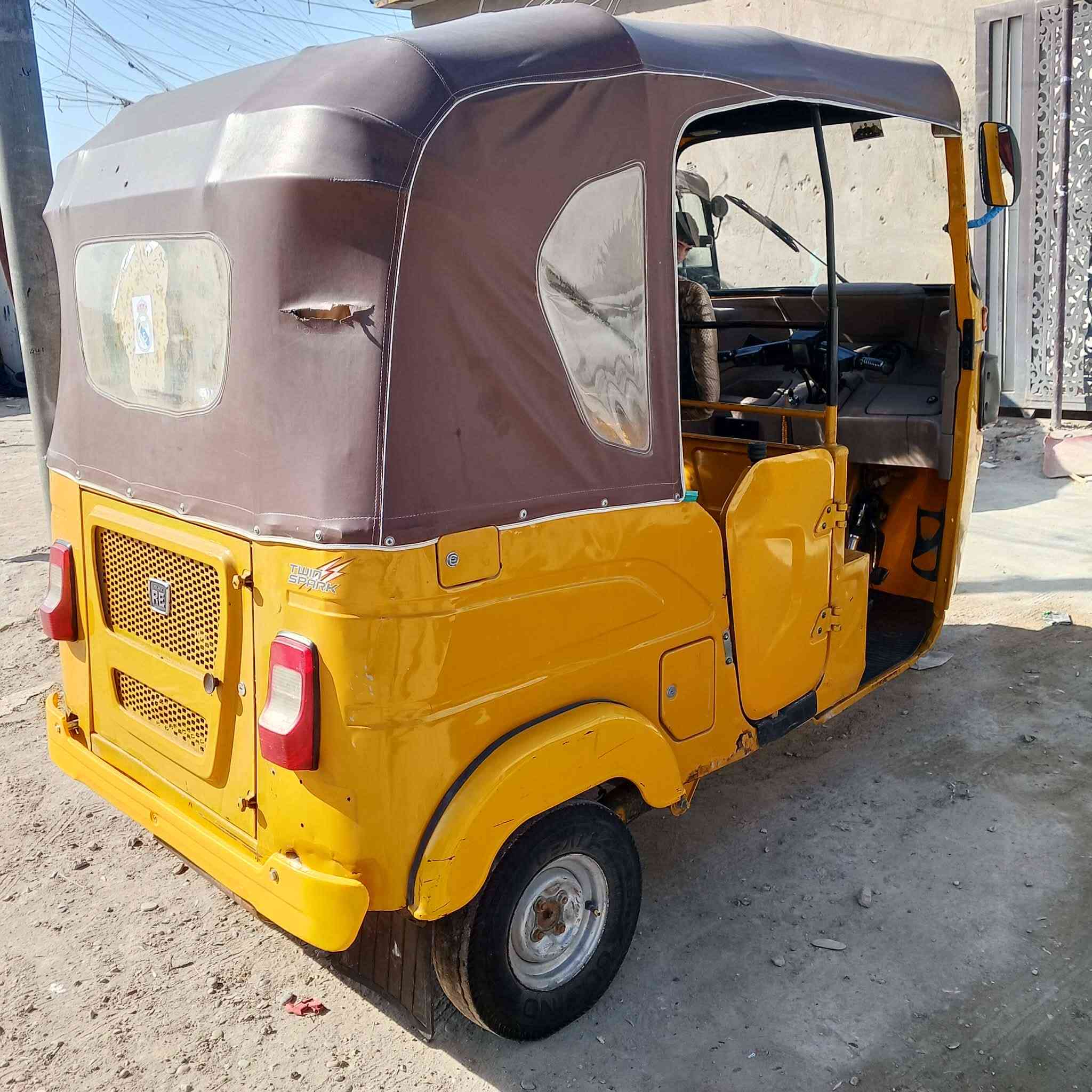 سلام عليكم تكتك للبيع موديل 2021 وخير من الله مكاني بغداد المشتل الاتصال على هذا الرقم ***********
