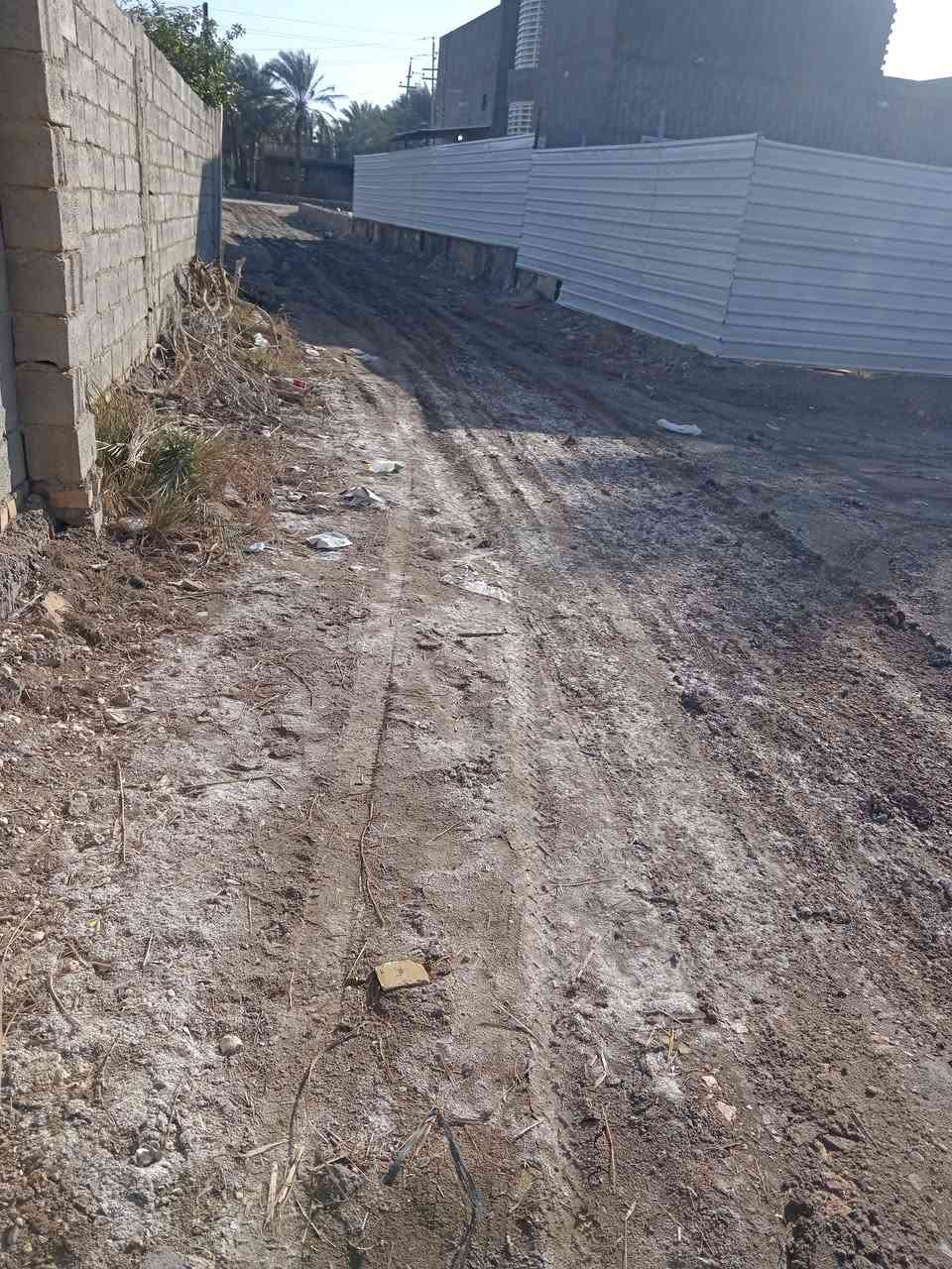 السلام عليكم ورحمة الله وبركاتة
قطعة أرض للبيع المساحة 250 متر تبعد عن الشارع الرئيسي 20 متر تقع قرب نزله سيد رياض المصطفاوي السعر جداً مناسب للأستفسار الأتصال على هذا الرقم ***********
