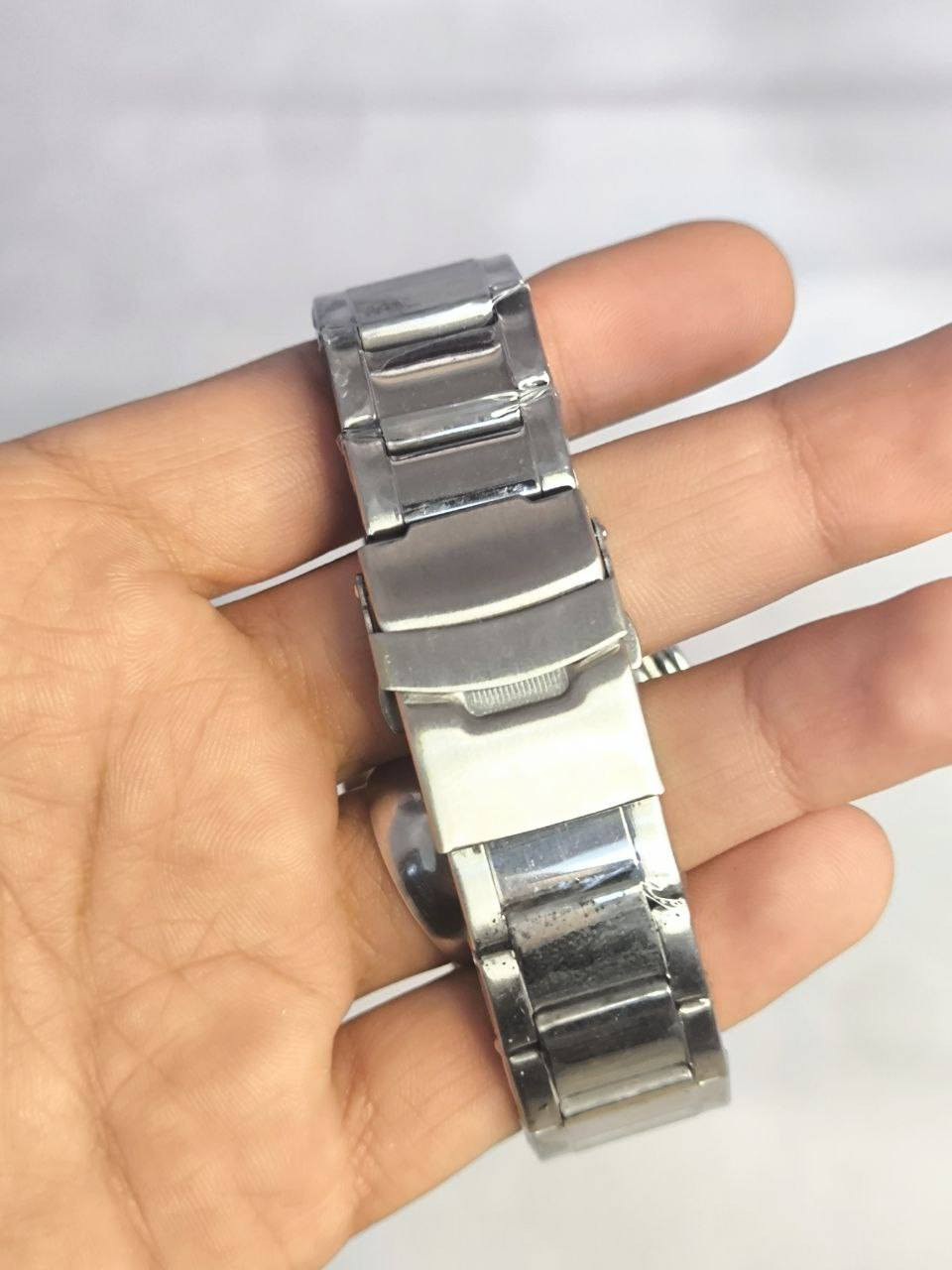 شاهد الاستوري عرض نار 🔥عرض العيد
⌚️ ساعة  اومكا Omega Seamaster 

تحفة فنية 
مصممهة للطيارين والمهندسين الميكانيكين
مكينة كوارتز  
ميناء مميزة 3D مزوده بمنفذ تاريخ 
فول لامينوس اميال وارقام 
 زجاج Sapphire كريستال مضاد للخدش
 مقاومة ماء وغبار 
 سير ستانلس ستيل عالي الجودة 
دبل قفل 
القطعة مختمة

🔴 ملاحظة متوفر قطعة واحدة فقط 

السعر :- 23 ع اول تم 
للحجز والاستفسار يرجى مراسلة الصفحه


**إذا كنت صاحب هذا الإعلان وتريد حذفه لأي سبب، رجاءا أرسل رسالة إلى الدعم الفني**