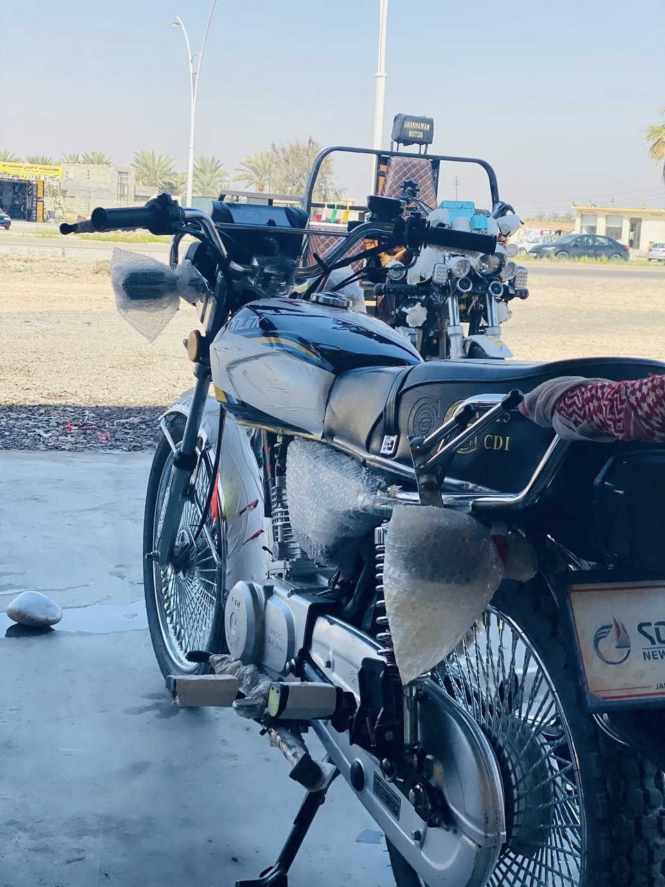 الحلوه للبيع
تايكر 25
خمسه كير 
الدراجه وضع الشركه 
كلها بلادي 
ماشي 6000
السعر 750 وبيها مجال 
***********
