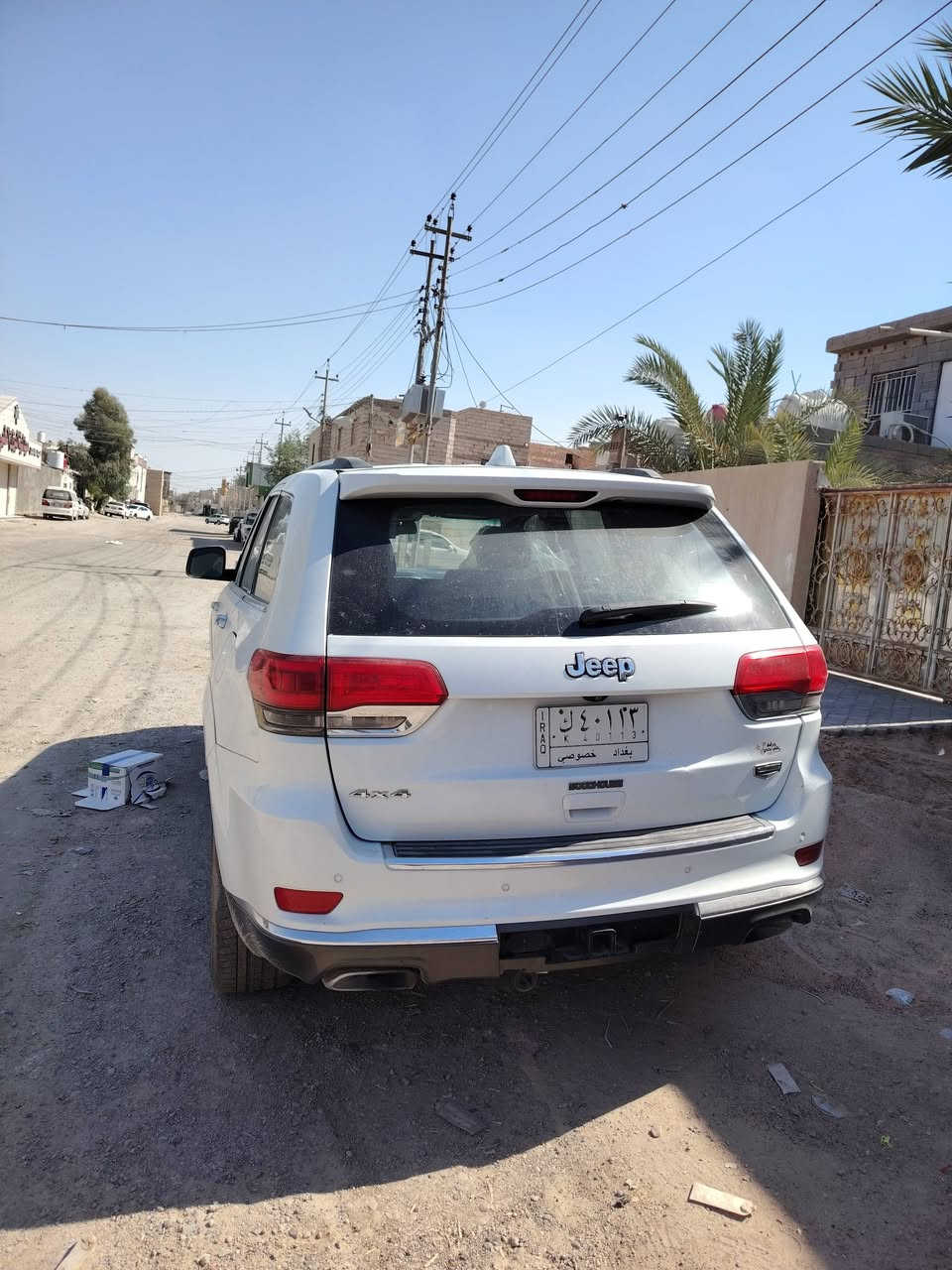 جيب كراند شيروكي امريكي شكل 201‪7
الحادث حالوب صفحت السايق مع البنيد وتم تبديل البنيد و ضربه  بل باب الخلفي عكس السايق معدله 

حداديه جديده كامله ما ناقصها شي 

مشروع وطني السنويه 202‪7

المواصفات 

1- جيب كراند شيروكي 201‪4 SUMMIT 

2- محرك 8V 570‪0

3- بصمة باب وبصمة تشغيل وتشغيل عن بعد 

4- قمارة السيارة بانوراما كامله 

5- مرايا جانبية نيكل مع شفط مع ترحيب كهربائي 

6- ويل ستيل SUMMIT اصلي مع طقم تايرت جديد

الحجم 20

7- لايتات زينون اصل عالي وواطي متحرك مع الاستيرن 

8- رادار امامي  وخلفي تفاعلي متعدد الاستخدام مع تنبيه الاسطدام وتنبيه عن وجود حادث امامك 

9- زراكات ماء الايت الامامي

10- حساسات امامي وخلفي جهتين

11- حساسات الاجتياز الجانبية 

12- جنطة كهربائية شفط 

13- اشارات في المرايا الجانبية 

14- غرفة السيارة اسود جلد مختوم summit

15- تحكم كهربائي متكامل

16- المقاعد تدفئة وتبريد كشن 

17- ستيرن كهربائي الحركة مع تحكم جهتين متكامل 

18- شفتات ستيرن للتحكم بالكير العادي 

19- شاشة دشبول كبيرة متعددة الايعازات

20- نظام الدفع الرباعي الفور ويل 4X4

21- نظام التعليق الهوائي ( الجكات ) ثلاث وضعيات

22- سماعات هارمن كاردن 16 سماعه مع المضخم

23- تنته كنتاره شاموا

24- ماوس كهربائي للتحكم في وضعيه القياده

25- كير اوتماتيك 

26- مرئات تعتيم عاكسه للضوء الداخليه و الجانبيه و تدفئه المرئات
ملاحظة : السيارة مزوده بمنظومة غاز شركة لاندريزو البريطانية

السعر $170  مع مجال بسيط

المكان _ البصرة

للتواصل:  ***********
