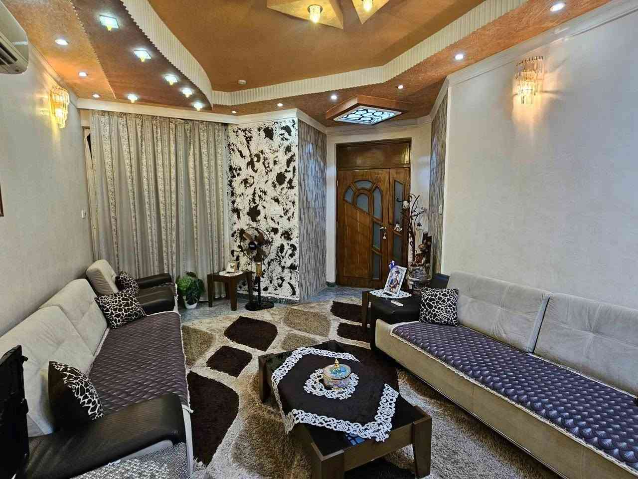 🏠 دار للبيع – طابو صرف

📐 المساحة: 170 م²
📏 الواجهة: 7.77 م
📏 النزال: 22 م

🧱 بناء حديث ونظيف جداً

🔹 الطابق الأول:

* مطبخ
* استقبال
* هول
* غرفة
* مجمع صحيات

🔹 الطابق الثاني:

* غرفتان
* هول
* مجمع صحيات

📍 الموقع: الجمعية – قرب مدرسة بوابة عشتار
🛣️ عرض الشارع: 15 متر

📩 للتفاصيل أكثر والتواصل:
📞 ***********
📞 ***********

🏢 زيارة المكتب:
حي الحسين – قرب مطعم نابو
أو الخسروية – مقابل ثانوية المتنبي

♻
