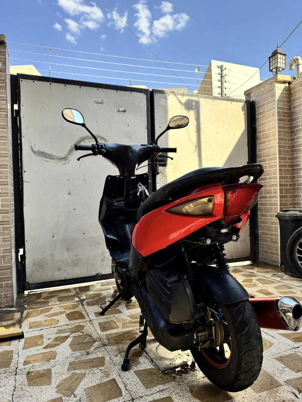 السلام عليكم للبيع ماطور MAXمضلع. صيني موديل 24مكينه 125cc

مكينه مامفتوح كبس فقط مبدل كور. اصلي 

موجود داخل المنشور  اكزوز رياضي. نار وفصلات  كلج رياضي اصلي ابريك. دسك شغال امامي وخلفي. سلف شغال هندر شغال بس مامشدود غراضه موحوده قايش اصلي مانع سرقه. قفل وفتح وانذار وتشغيل ناريه عن بعد لايت امامي غلي وناصي شغال هورن بس يحتاج تبديل مكاني اربيل قرب زيلان ستي. 

رقم موبايل وتساب ***********

السعر 320وبي مجال بسيط
