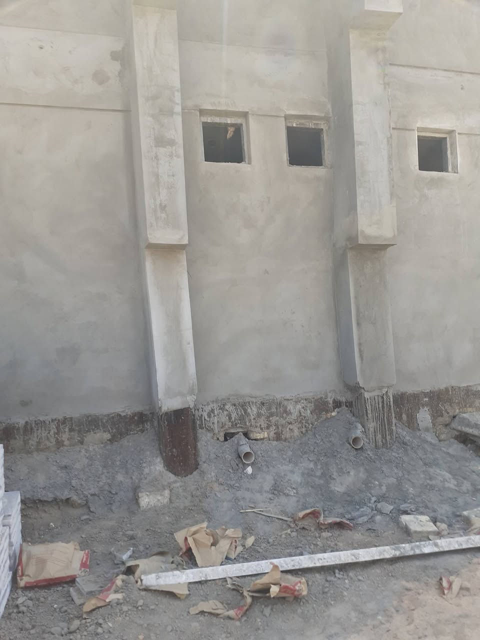 لبخ تصفير مصاطر سمنت جص مكطوعه أو متر  واجهات بيوت داخل خارج  شغل نضيف تسليم مهندس رقمي *********** 
***********  حته يوميه اشتغل
