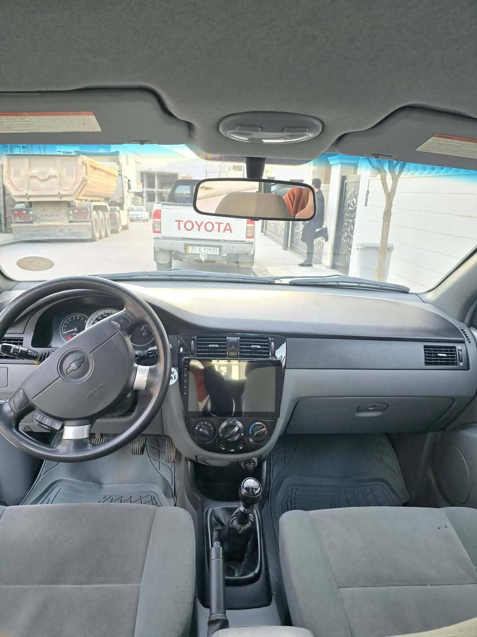 Optra 2014
گێڕ عادی ته بريت سارد گه رم به شەرت گێڕ بەشەرت مەکینە تەنها قەپاغی سەرەوەی کرایتەوە 
سەیارەکە به ناوی خۆمه ڕەقەم و سەنەوی هەتا ٢٠٣٠ هه موو شتى نوێیە سه يارەكه جرکەی تێدانیە  تازه پشتو ييشى توند كرايته وه تایەی نوێی لەسەرە سه يارەكه نمونه يه له جوانى یەک دينار مه سرفى تێدا نیە بە نزبەت سبوغ تەنها ئەوەی لە وێنەکە دیارە تەنها ساردەکوتە (***********)
سعری ٩٨ و مەجال
