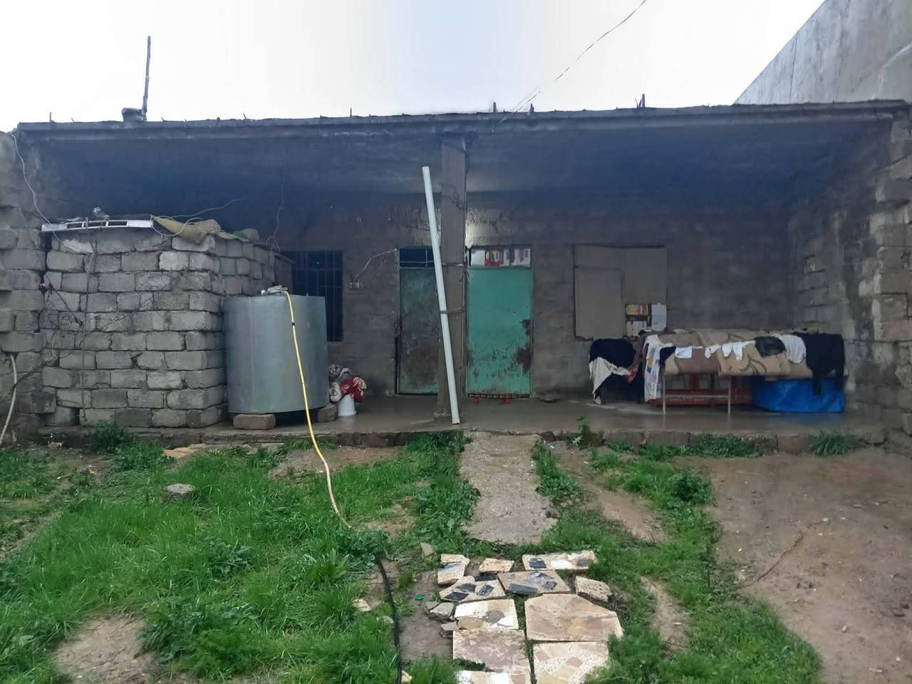 بيت للبيع  بحي تنك  كرت بلديه  بضهر مكبرة العموريه 
غرفتين فقط  
مساحه 200 متر 
السعر 25 وبي مجال للطيبين 
 
***********
