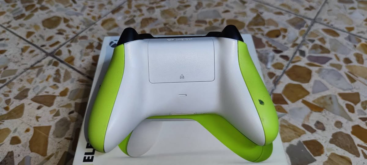 جوستك xbox series بهذا اللون المميز

اخت الجديدة مستعمله قليل جدا 
الجوستك شغالة 100% ما بيها اي مشكله 
وممفتوحه ولا مصلحة ابد 
المكان بغداد مدينة الصدر 
( قيم بما يرضي الله )
توصيل ما عندي


**إذا كنت صاحب هذا الإعلان وتريد حذفه لأي سبب، رجاءا أرسل رسالة إلى الدعم الفني**