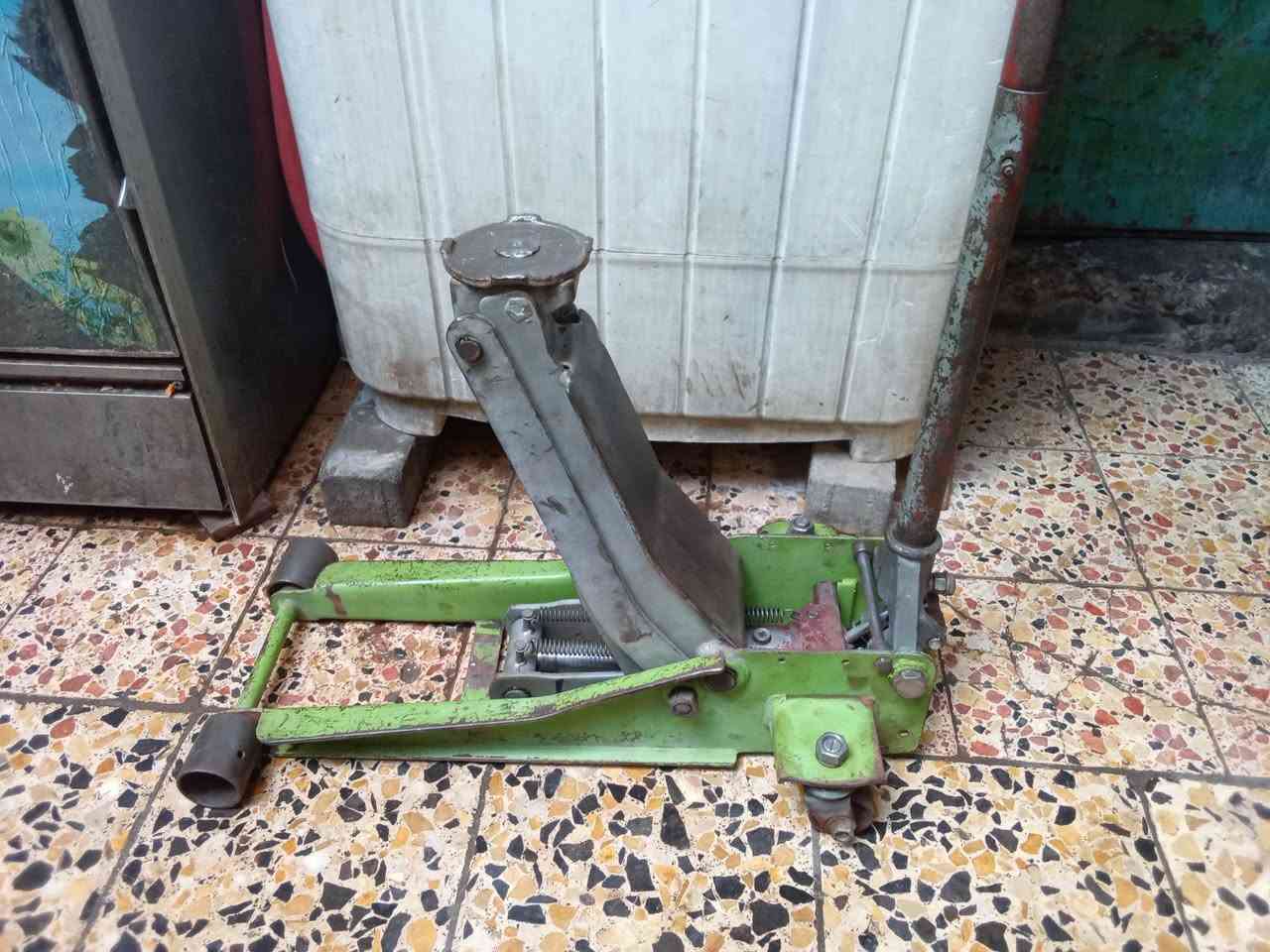 ⭕ يوجد توصيل لكافه المحافظات
جك عربانه تمساح دبل بستم شغال وعل الفحص باب اول السعر 95 الف المكان بغداد
***********
