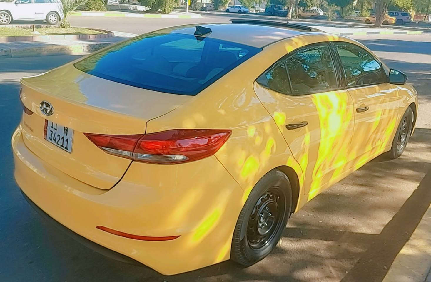 السلام عليكم ‏***********📲
للبيع هونداي النترا 2018 وارد امريكي ليبل واحد رقم بغداد  انكليزي 🇮🇶 
صور الحادث والسونار بلمنشور 📸📸
فول مواصفات لمتد 🦚
محرك 2000 دوش 
فتحة سقف ورادار جانبي 
بصمه تشغيل وأبواب 
شاشه وكامرة تحكمات 
كشنات تدفئة  سيارة تخم تاير جديد وادامه كاملة  مصفره ه‍يئة وغرامات تحويل ثاني يوم
 العنوان بغداد الحسينيه
