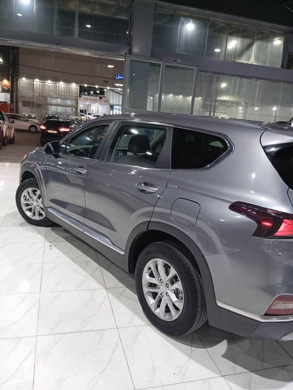 سنتافي 2019
بدون صبغ بس ربع جامرلوغ خلفي تعديل بارد
بدون ايرباك بدون دواخل 
صور الحادث مرفقة مع الصور 
بدون رصعات وبدون شخط 
مواصفات نص
تشغيل سويج 
كامره دواره 
رادار جانبي 
رادار امامي ومانع تصادم 
تحديد مسار 
تبريد قطعتين 
نظام هايتراك
هايند بريك بصمه 
اتو هولد 
واتو ستوب 
ويلكب ١٧ المرغوب 
ماشي 100 مايل 
وبالعين تنشاف احلى السياره 
رقم وهزه وفحص جديد 
المكان اربيل شركة اكرم قيس عباس 
تحويل ثاني يوم 
السعر ١٦٥ وبيها مجال للطيبين 
اتصل وتدلل 
***********
*********** أربيل, العراق
