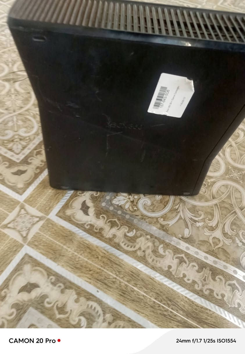 سلام عليكم بلي اكس بوكس ٣٦٠ مهكر بي العاب تقريبن ٧ او ١٤ و يجي ويا ٣ جوستكات ٢بلاتوث و وحدة واير البلي مكفول من الطول لطول  ويا ملحقاتة الواير و المحولة العملاقة سعر ١٥٠ الف قفللل مكاني بغداد جسر ديالى على الواتساب ***********
