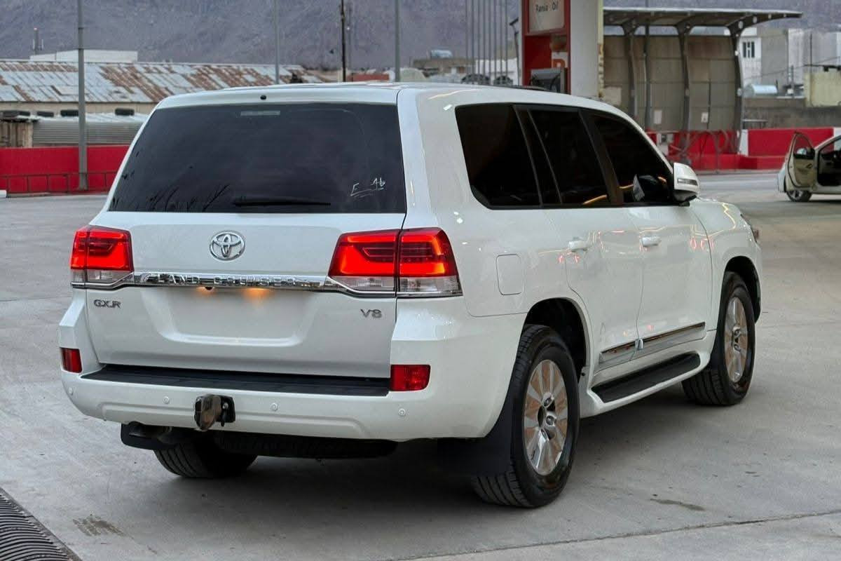 تۆیۆتا لاندکروزر 2016 مانگی ٦  Gxr - پارچە ڕەش -
سەیارەکە پارچە رەشە و یەک بست پێش سلایت
پەمپە لەسەر ساخی پێشو پشت کەپس بێ ناو گرتن 
٨ پستۆن  فول مواسفات
ناو زەرد سلایت  ٨ پەرەشوت 
کوشن جڵد  حاسە پێشو دوا 
٣ شاشە  کامیرە 
ئاوێنە کارەبا و شەفت سەلاجە
تەبرید مەرکەزی دەرگا بەسمە  شەغال
بەخاخ لایت کوشن کارەبای 
سوکان ڤۆلیۆم  تەعدیل سورعە نیزام ئیکۆ
وە زۆر موسفاتی تر 
١٤٠ هەزار کیلۆمەتری حەقیقی رۆشتوە 
سەیارەکە یەک دینار مەسرەفی نیە مالێ دۆستە 
لۆک ماوەتەوە لە رەسمەکان جوان ترە 

سـعـر : لە کۆمێنت داوابکە ڕاستەوخۆ بۆت دێت 📥 

گێر و مەکیەنەی بەشەرت 
هیچ کێشەیەکی تێدا نییە 
رەقەمو سەنەوی تازەیە

ژمارەی خاوەنەکەی 
***********
وەتسئاپ 
***********
کۆڕەک 
***********
اسیا
