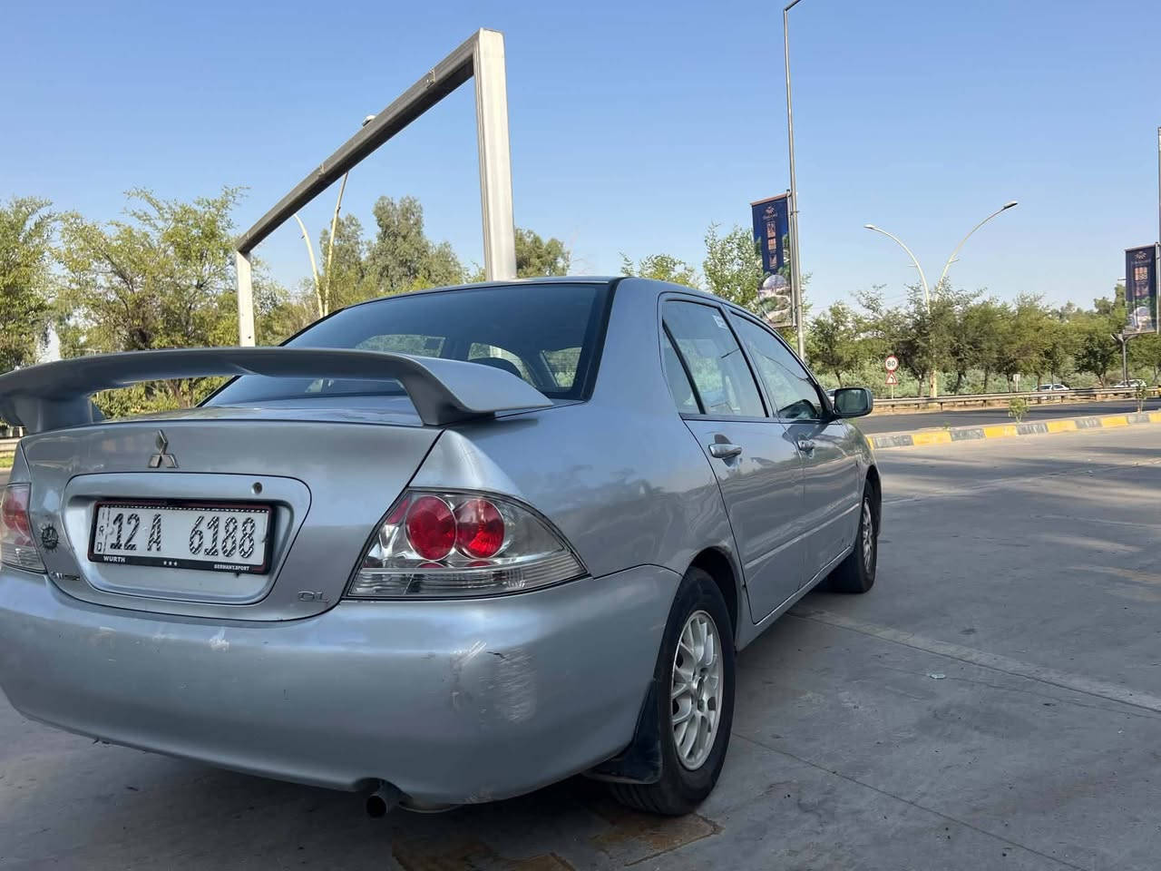 السلام عليكم
للبيع لانسر 2006 سيارة كاملة وجاهزة من كل شي تبريد ورقم مميز وطخم تايرات  وسيارة مابيها بس باب سايق صبغ وباقي شرط وشرط التحويل وسعرها75  وبيها مجال
رقم للتواصل
***********
